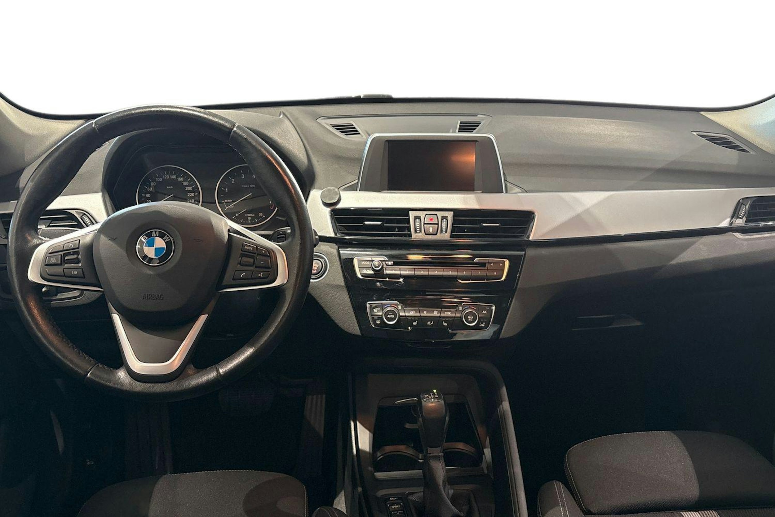 met. hopea BMW X1 2017 kuva 7.