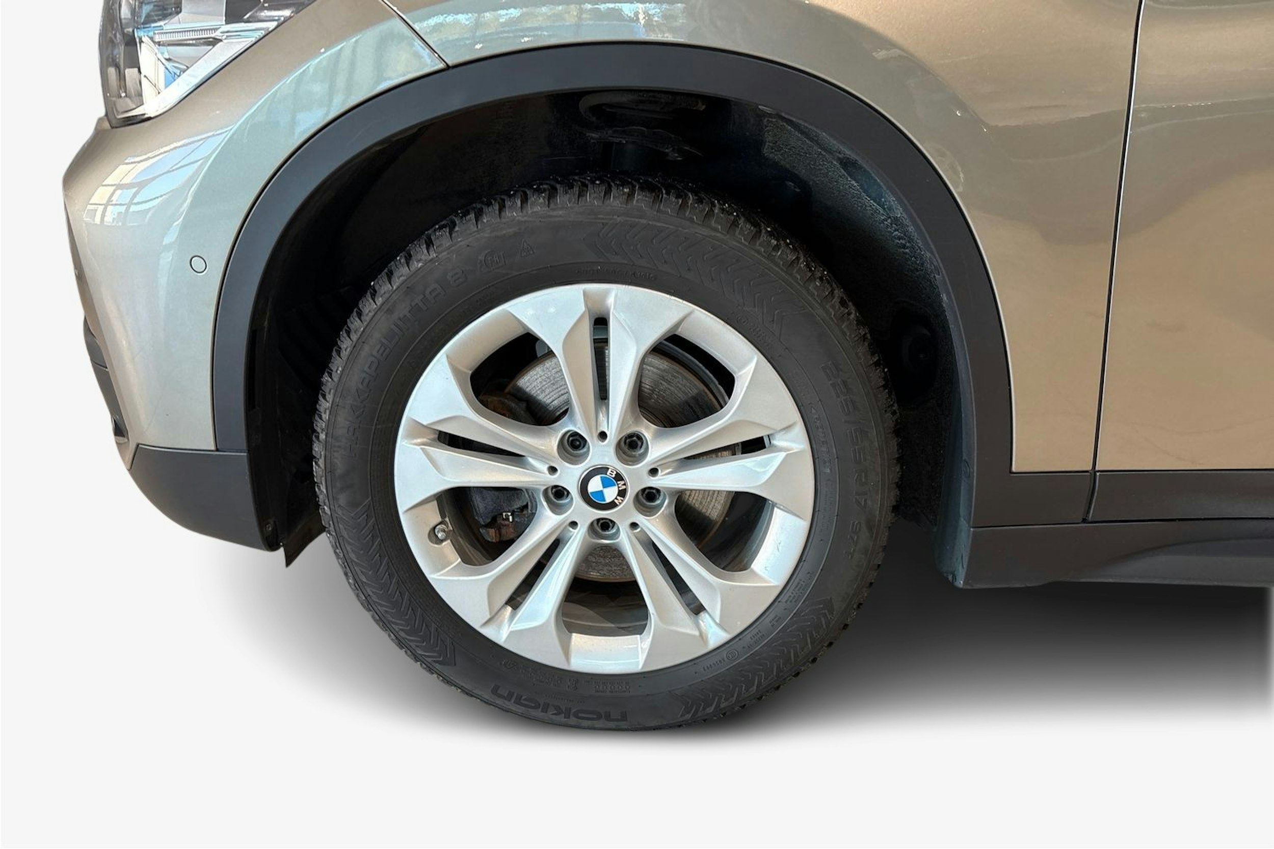 met. hopea BMW X1 2017 kuva 9.