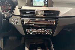 met. hopea BMW X1 2017 kuva 14.