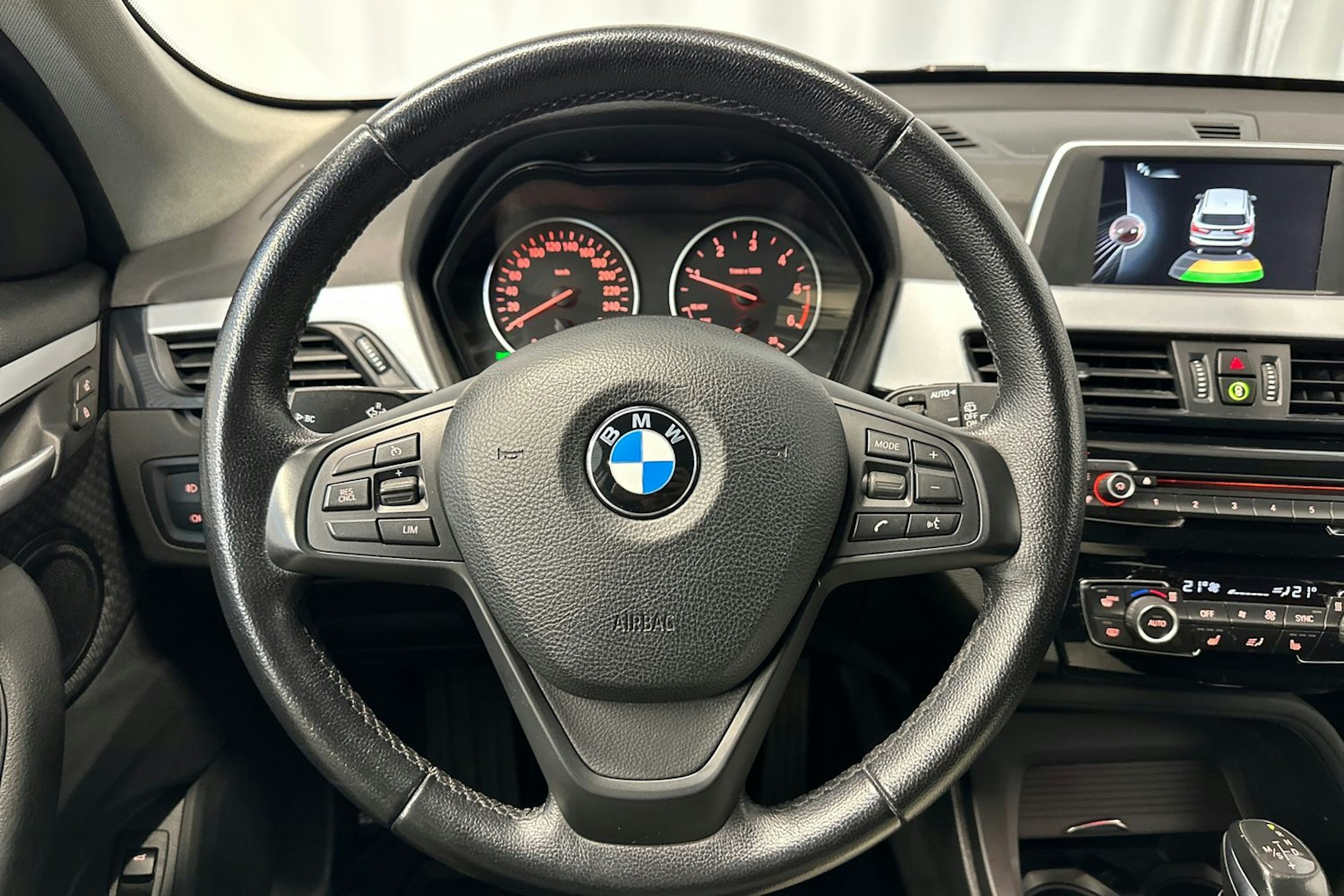 musta BMW X1 2017 kuva 16.
