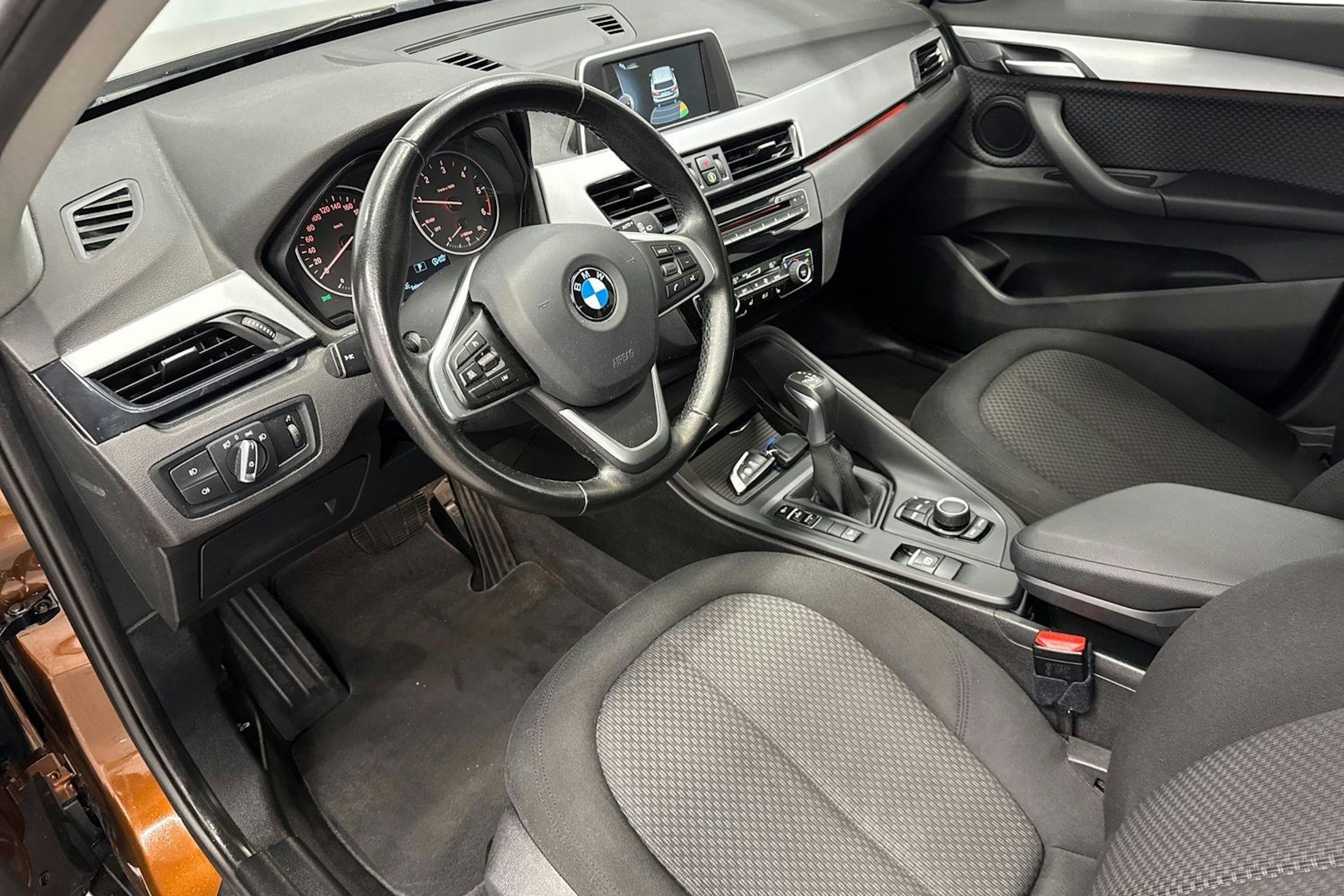 ruskea (beige) BMW X1 2017 kuva 7.