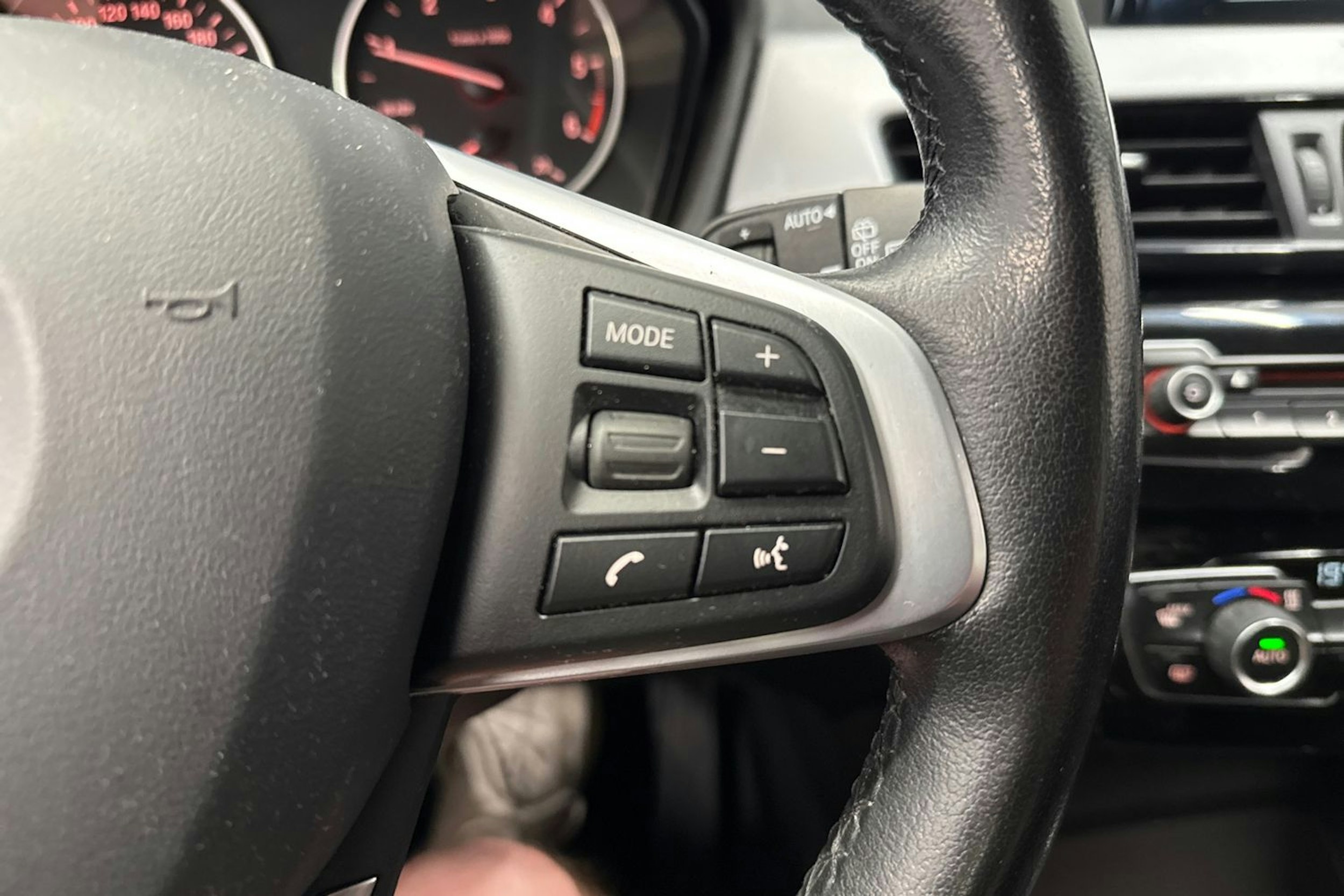ruskea (beige) BMW X1 2017 kuva 20.