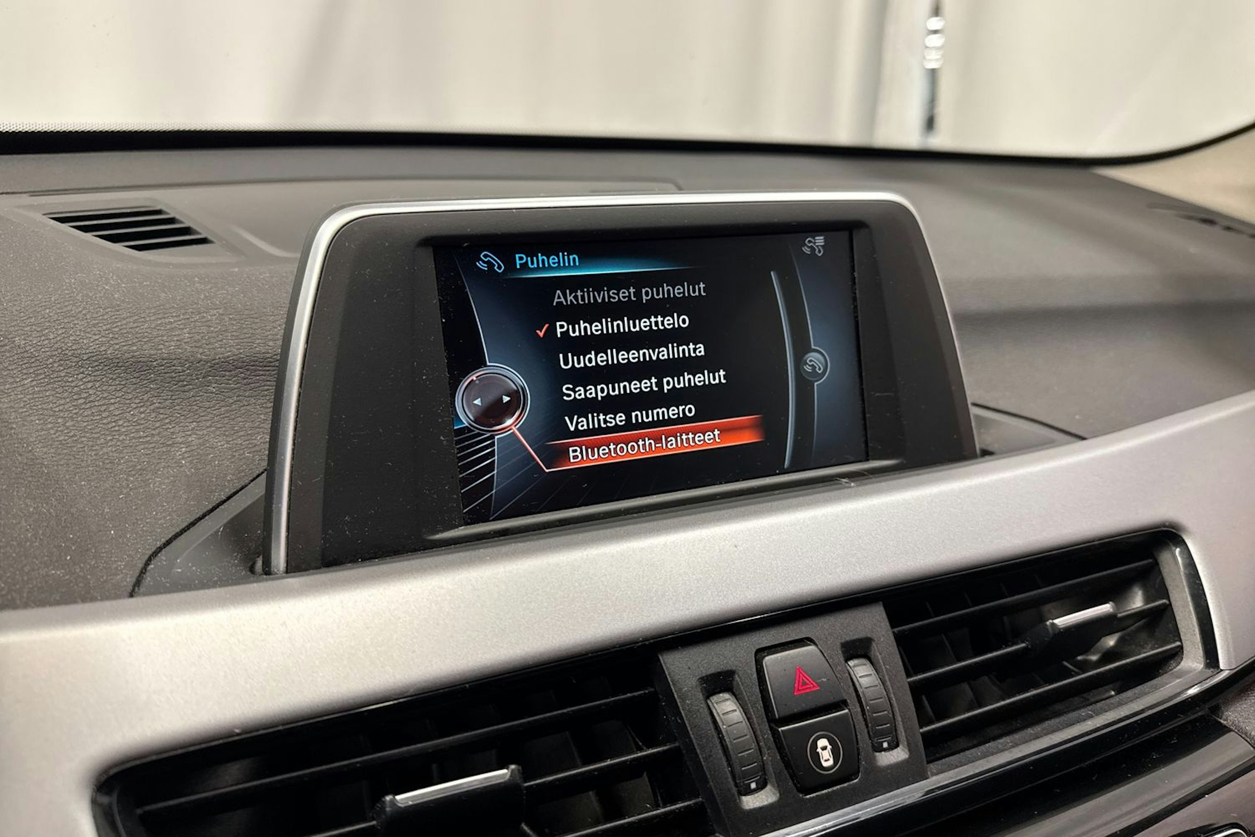 ruskea (beige) BMW X1 2017 kuva 22.