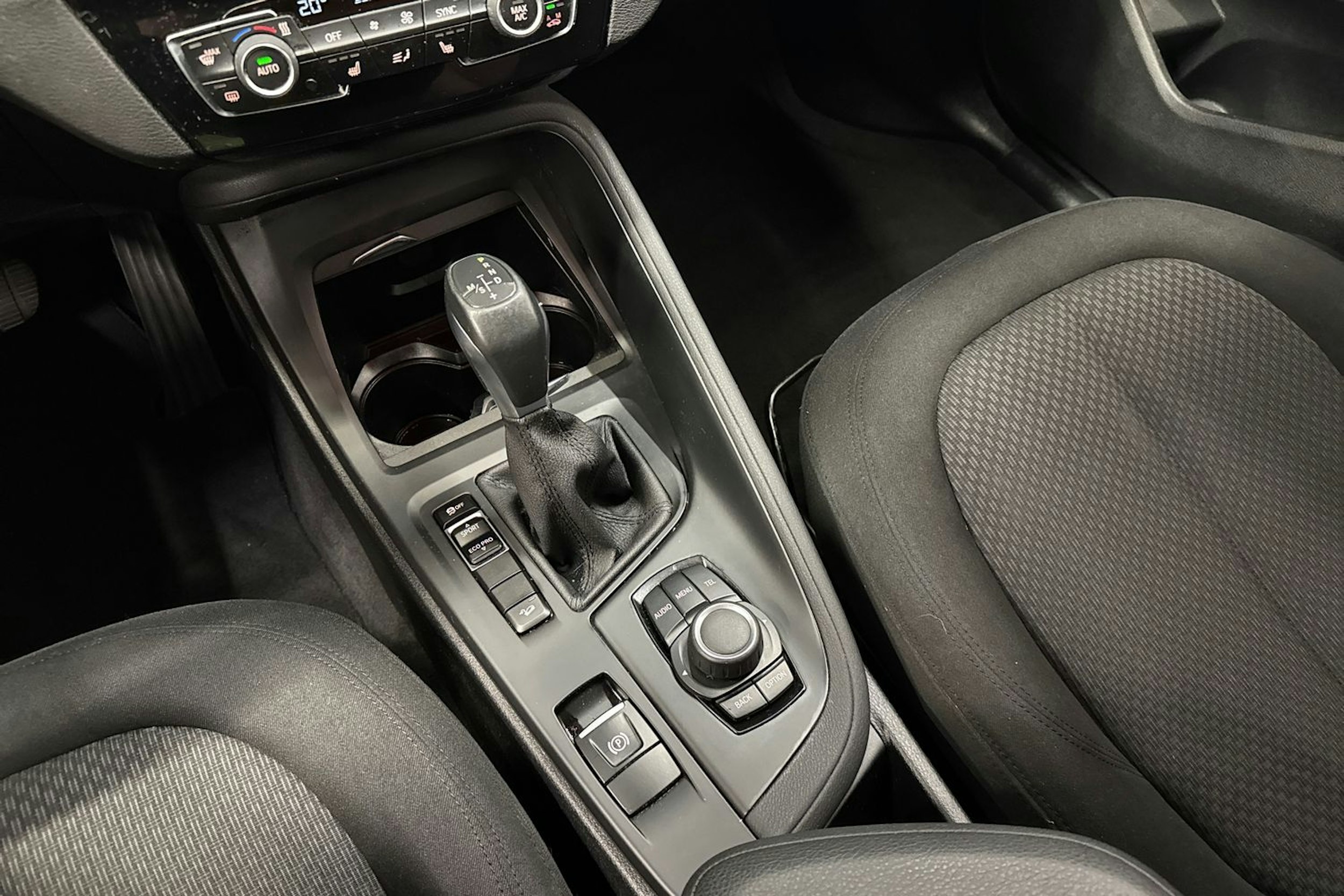 ruskea (beige) BMW X1 2017 kuva 27.