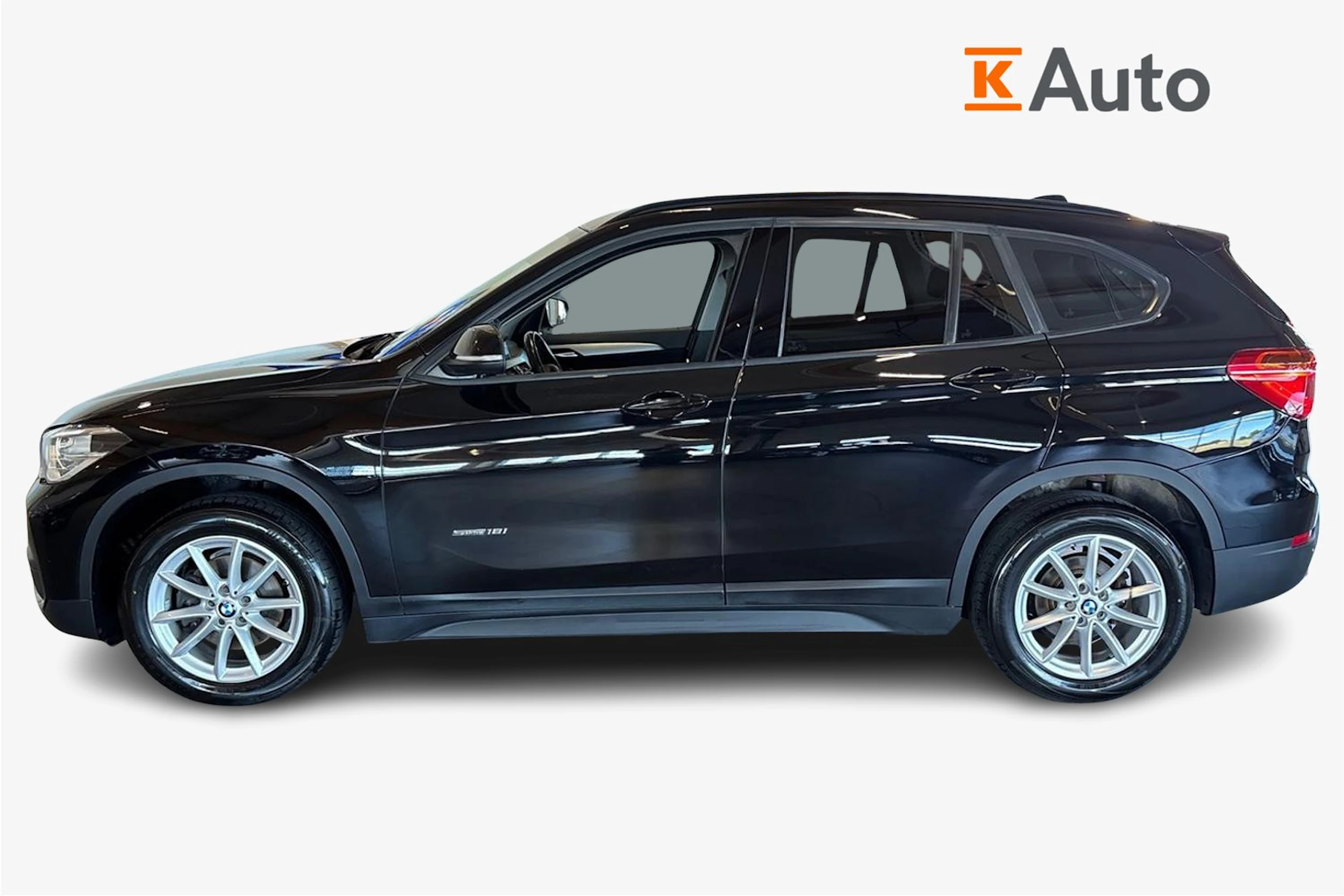 musta BMW X1 2018 kuva 5.
