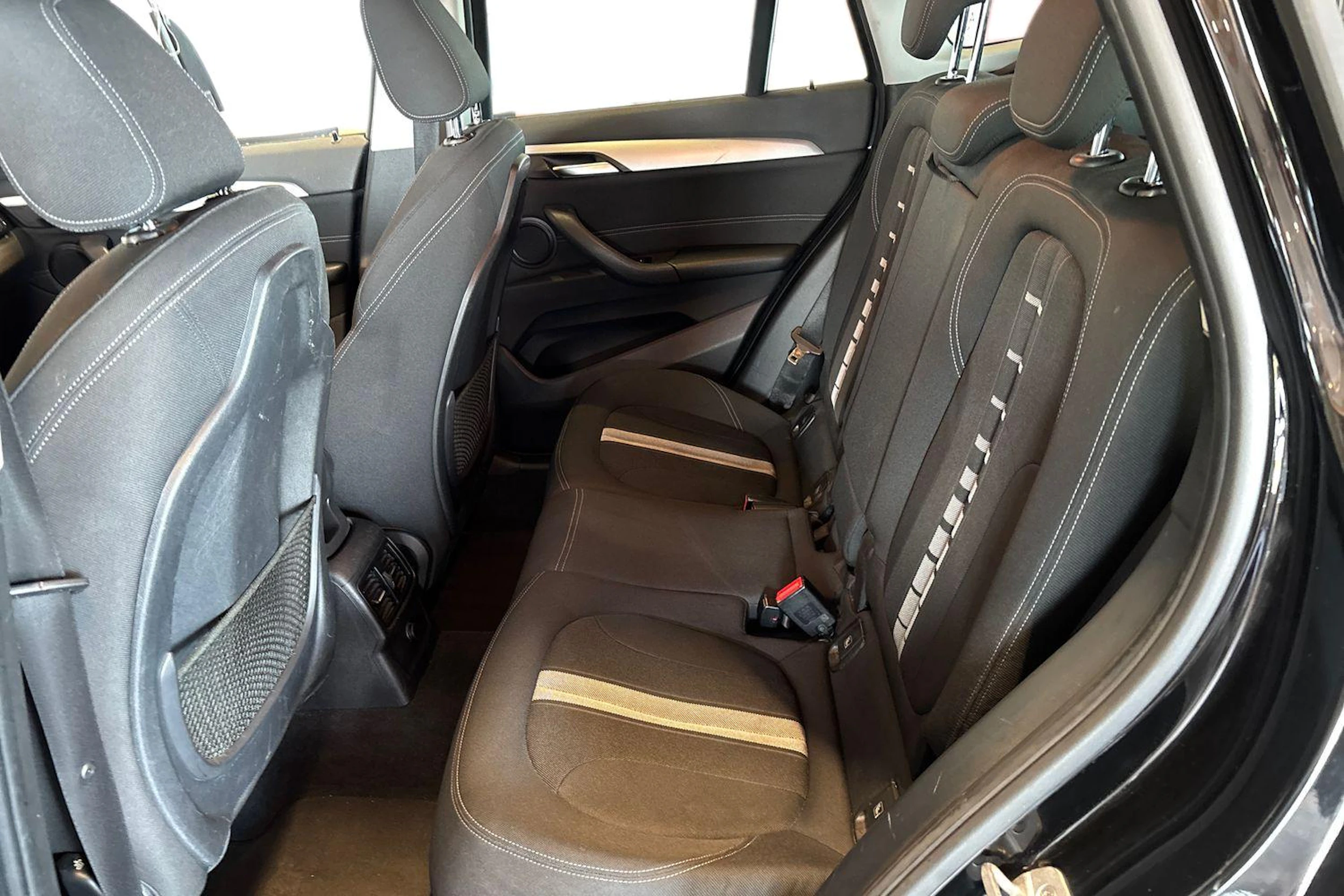 musta BMW X1 2018 kuva 8.
