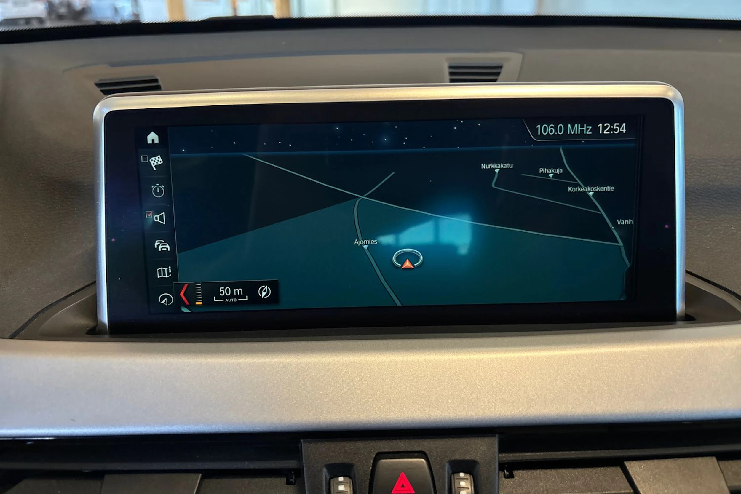 musta BMW X1 2018 kuva 14.