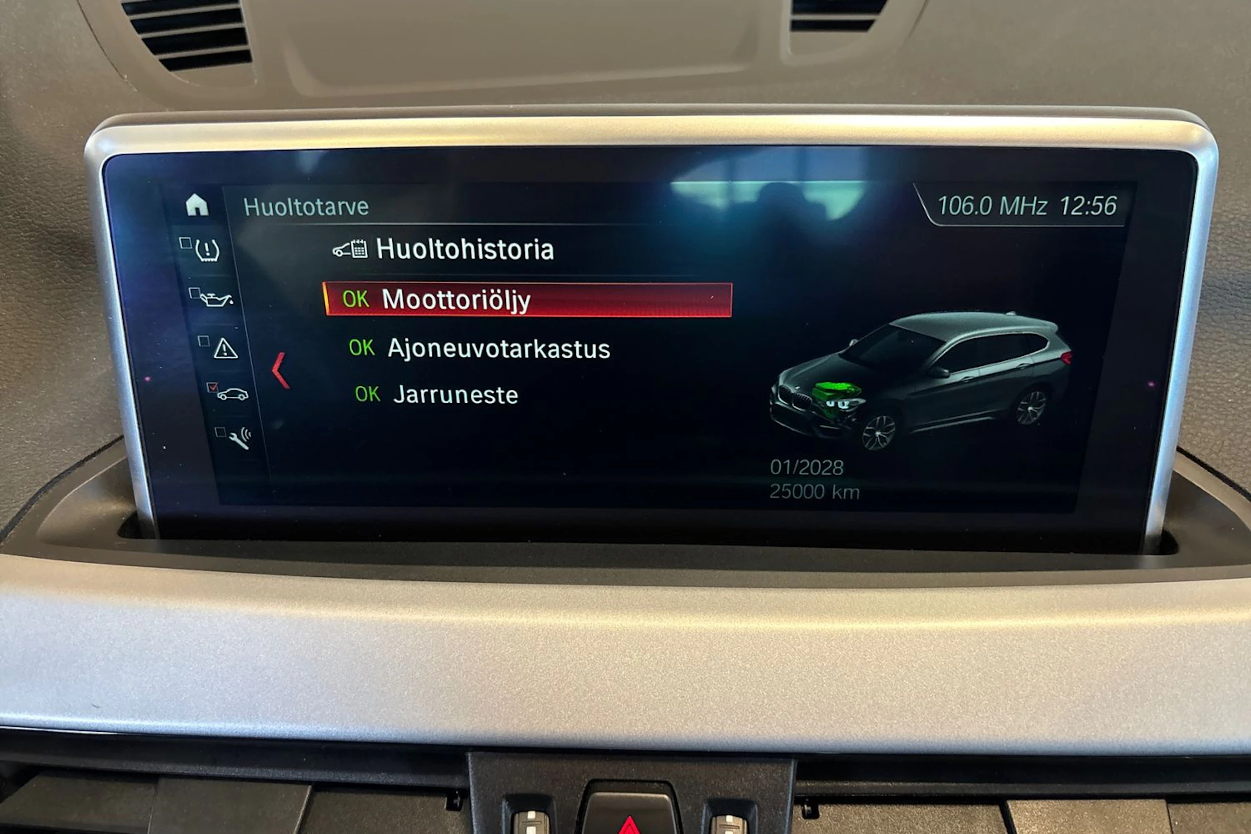 musta BMW X1 2018 kuva 15.