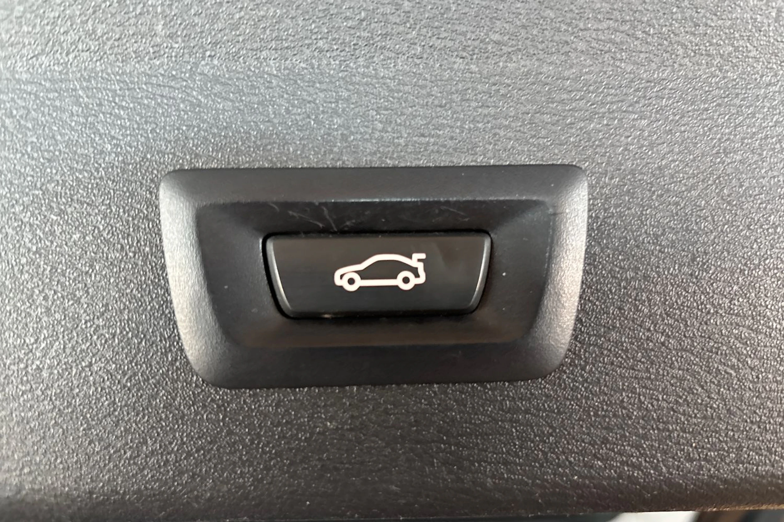 musta BMW X1 2018 kuva 16.
