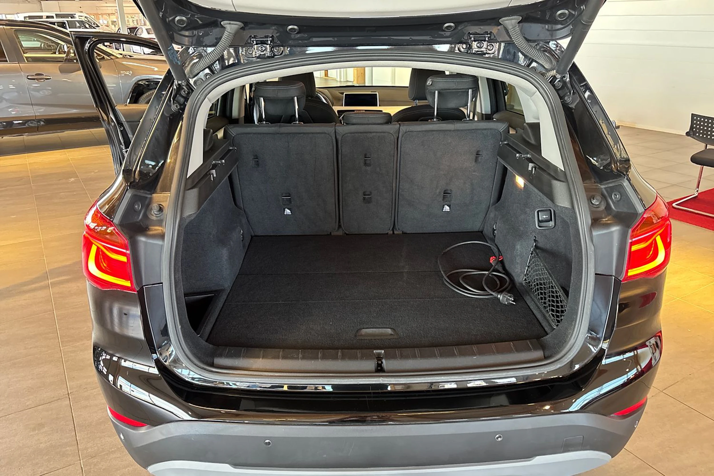 musta BMW X1 2018 kuva 17.
