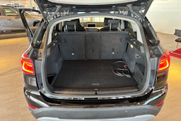 musta BMW X1 2018 kuva 17.