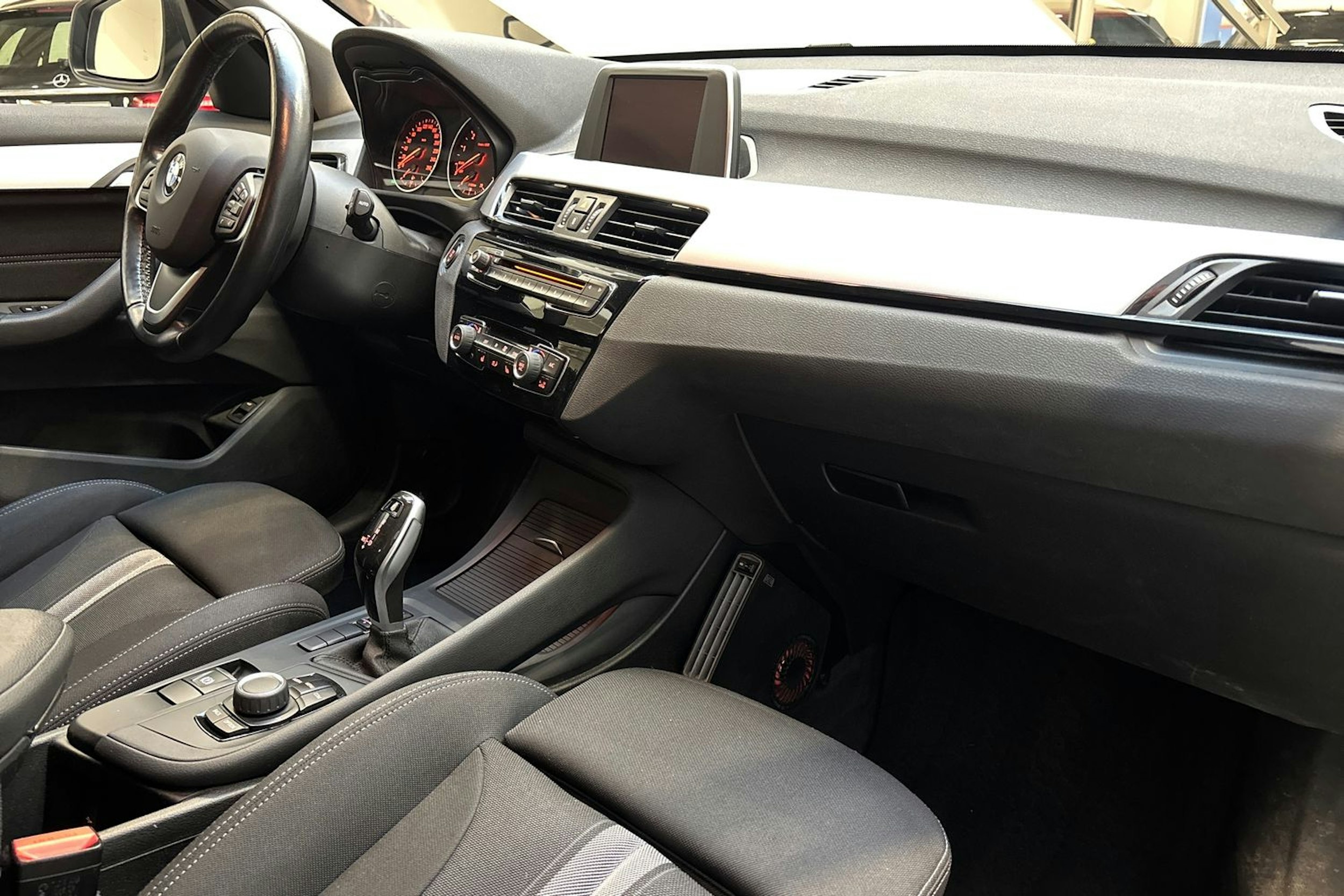 hopea BMW X1 2018 kuva 17.