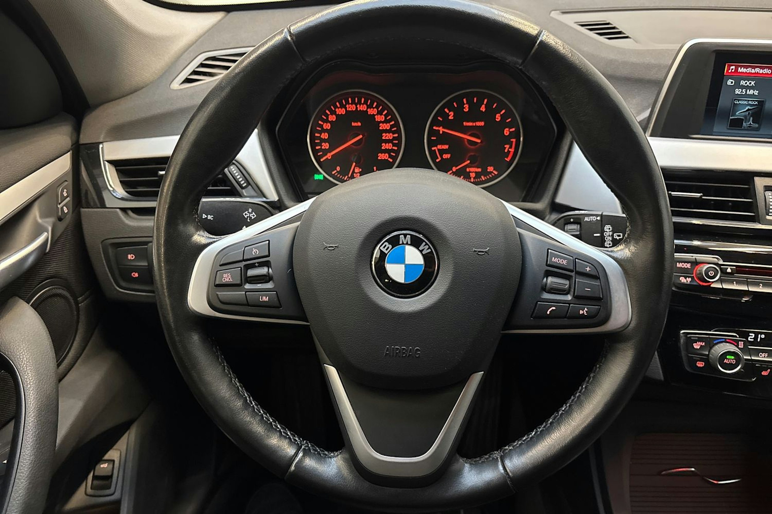 hopea BMW X1 2018 kuva 19.