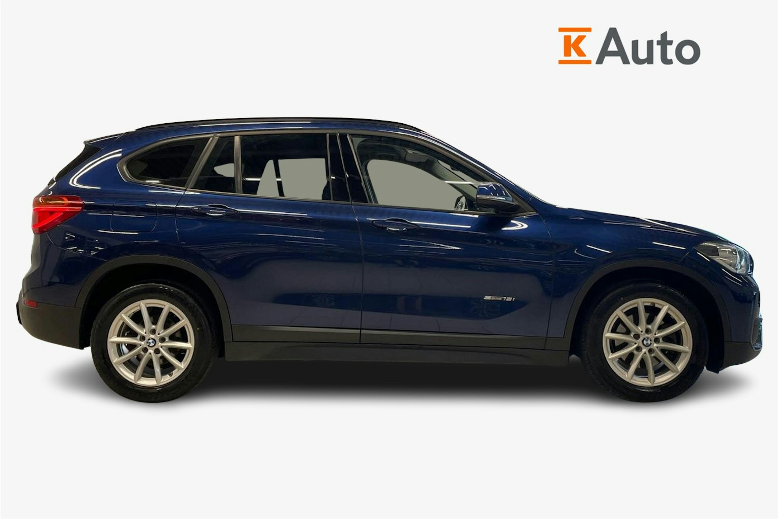 Sininen BMW X1 2018 kuva 5.