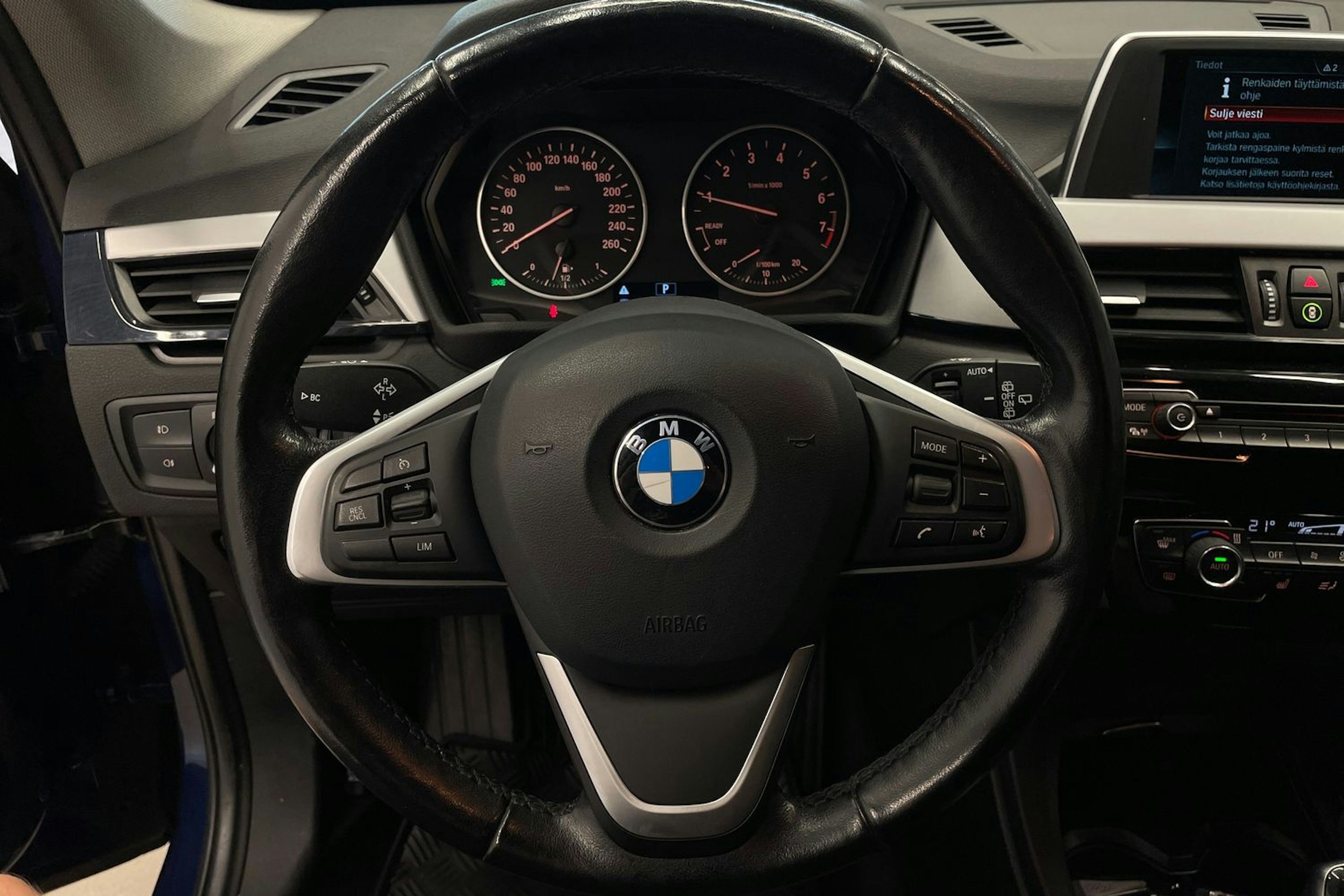 Sininen BMW X1 2018 kuva 12.