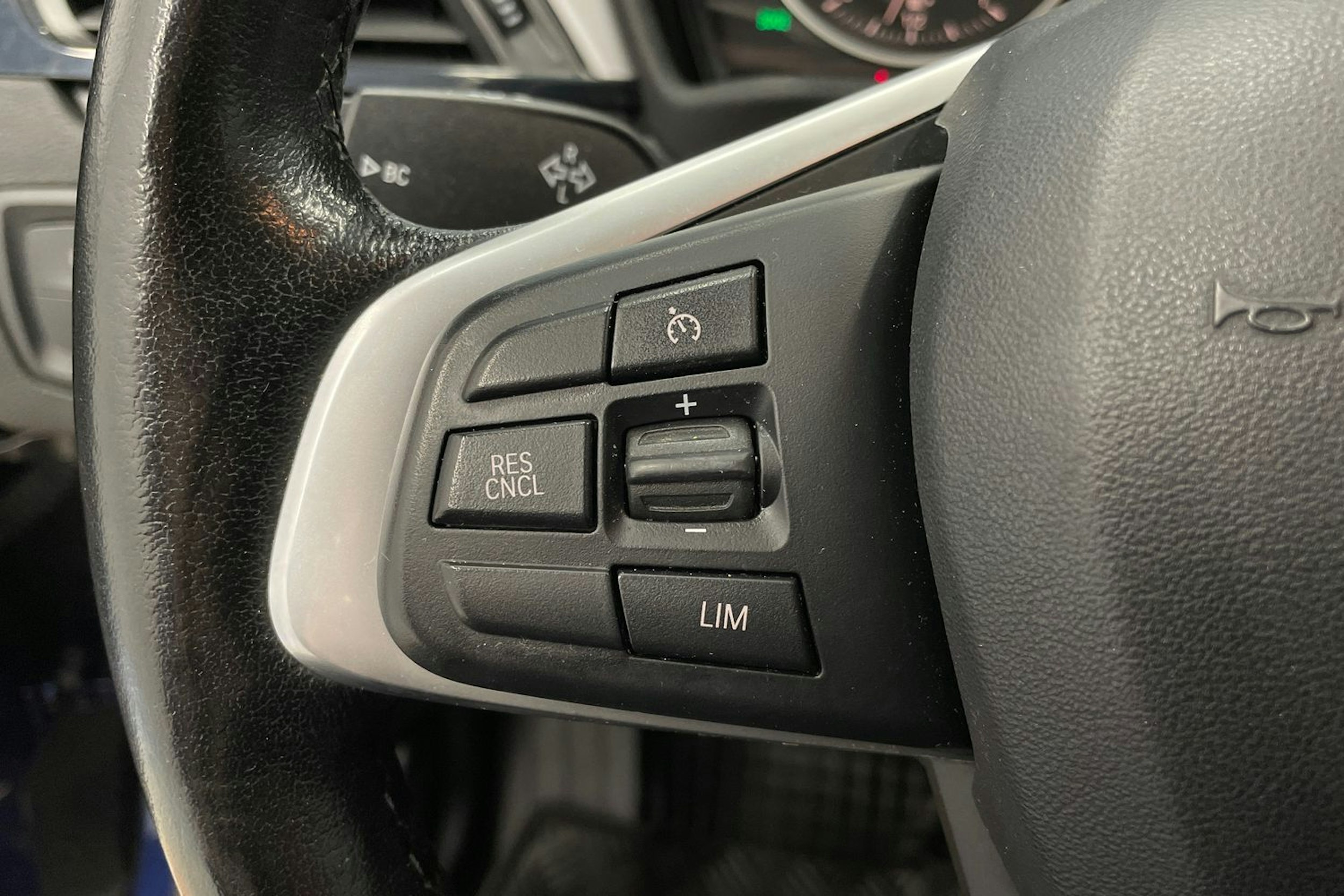 Sininen BMW X1 2018 kuva 13.