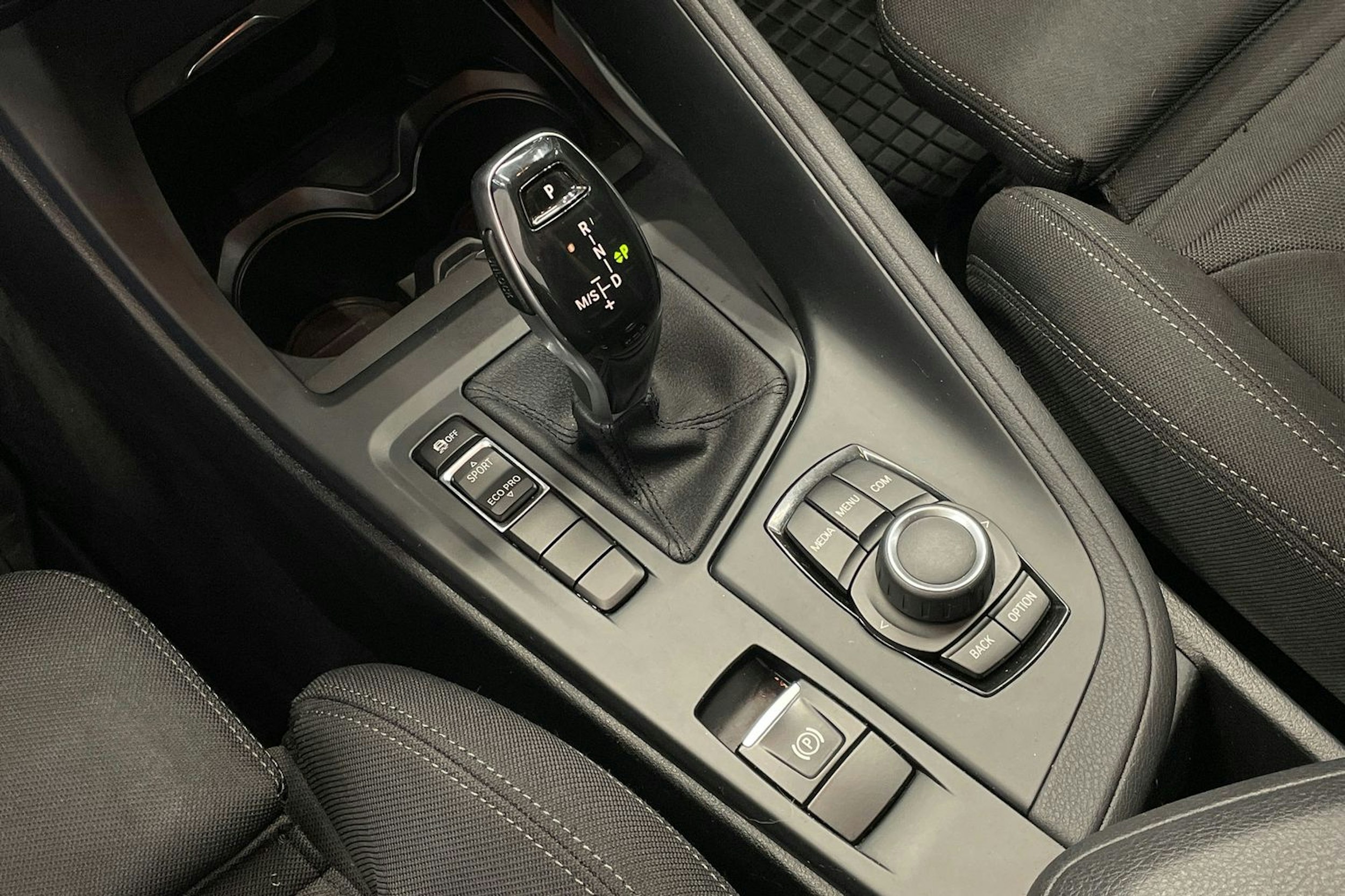 Sininen BMW X1 2018 kuva 15.