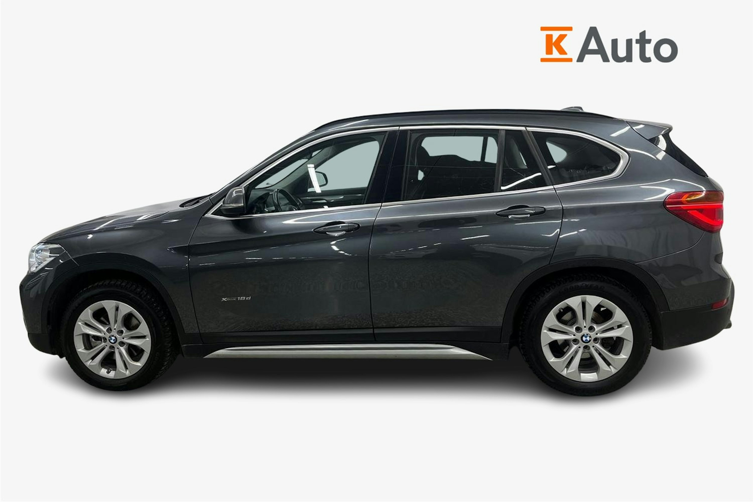 Harmaa BMW X1 2018 kuva 6.