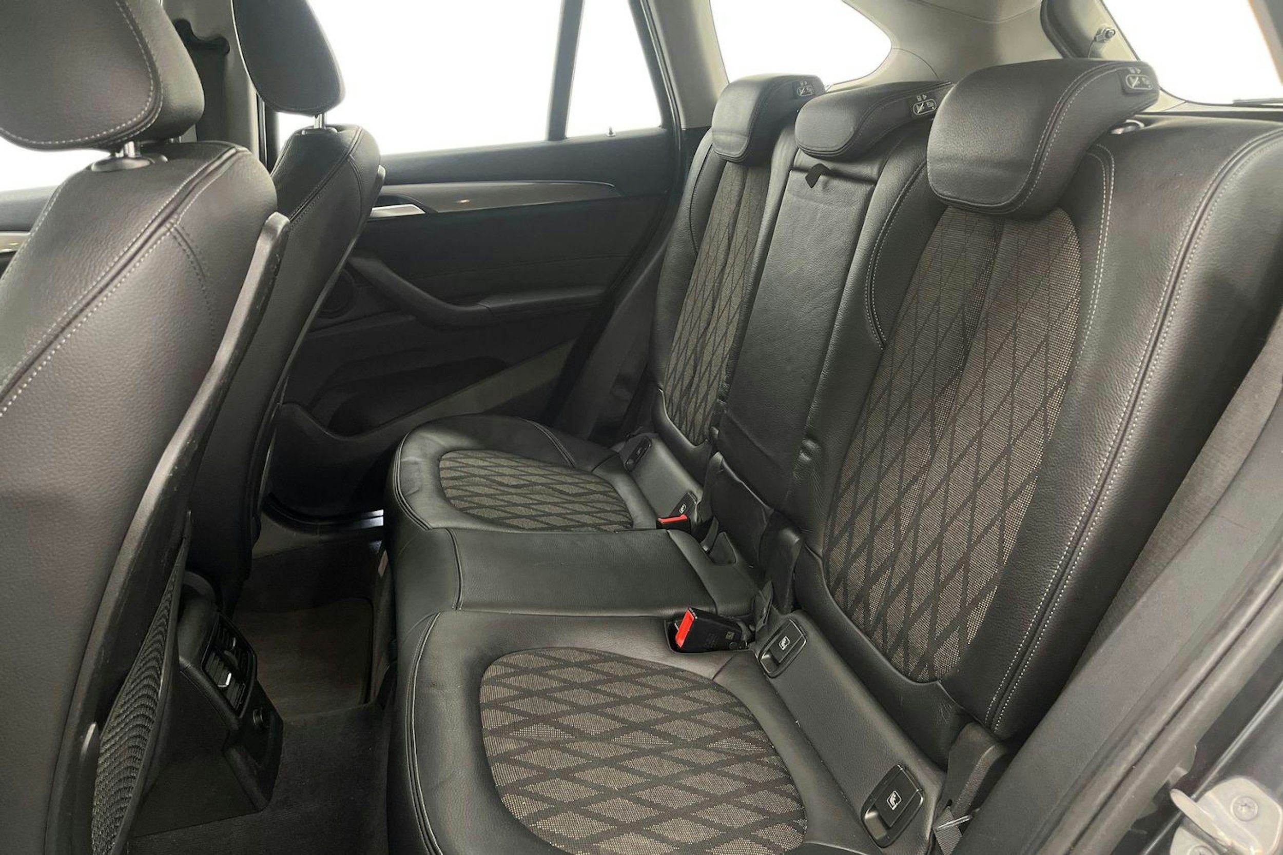 Harmaa BMW X1 2018 kuva 10.