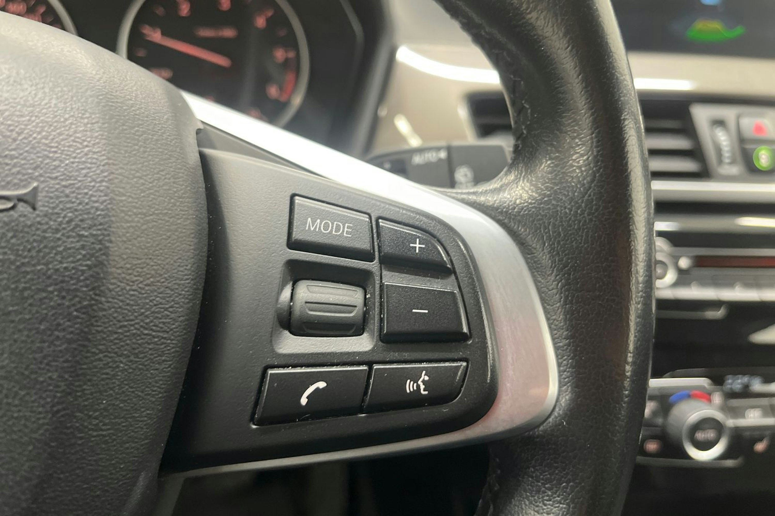 Harmaa BMW X1 2018 kuva 18.