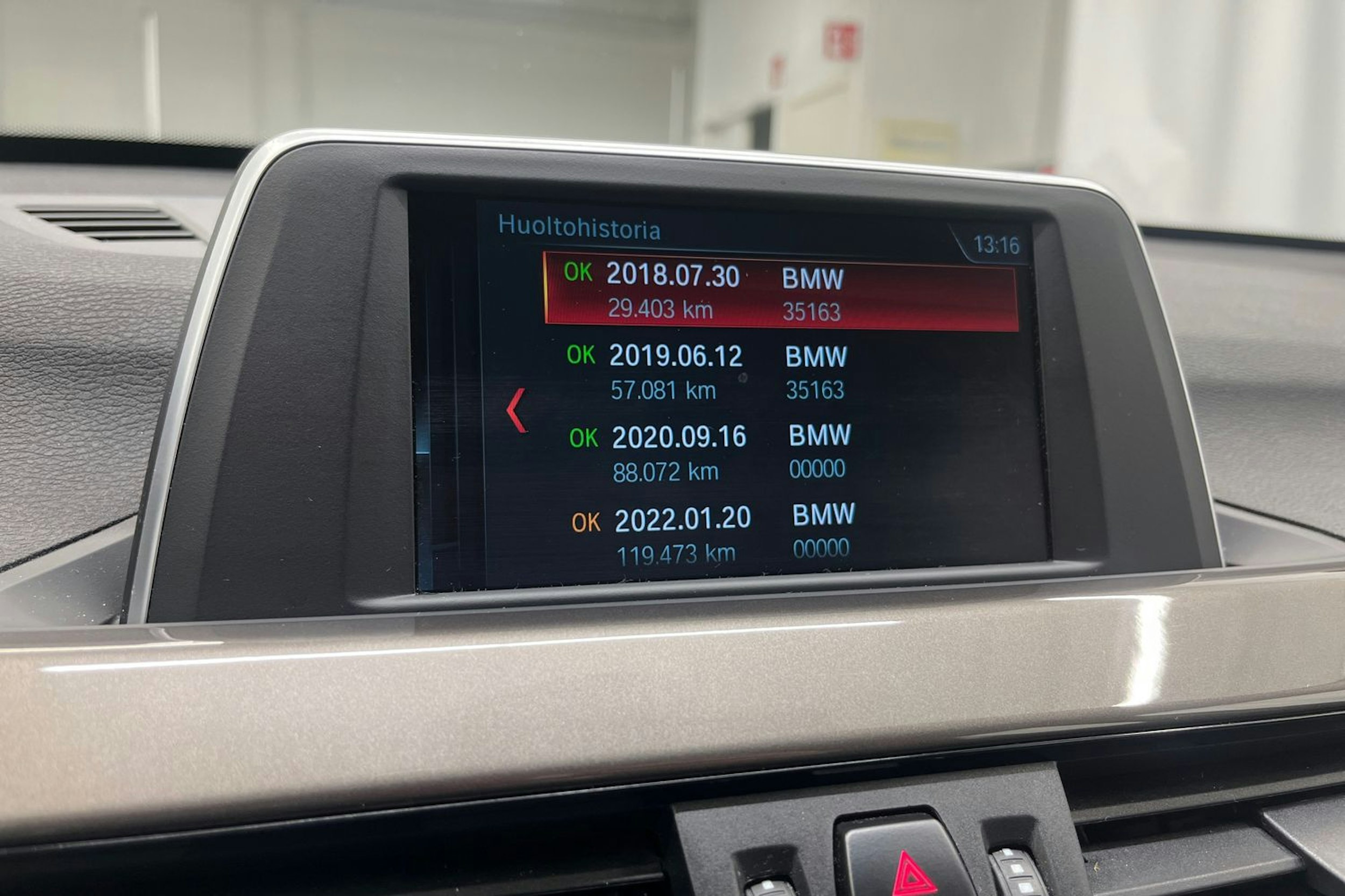 Harmaa BMW X1 2018 kuva 24.