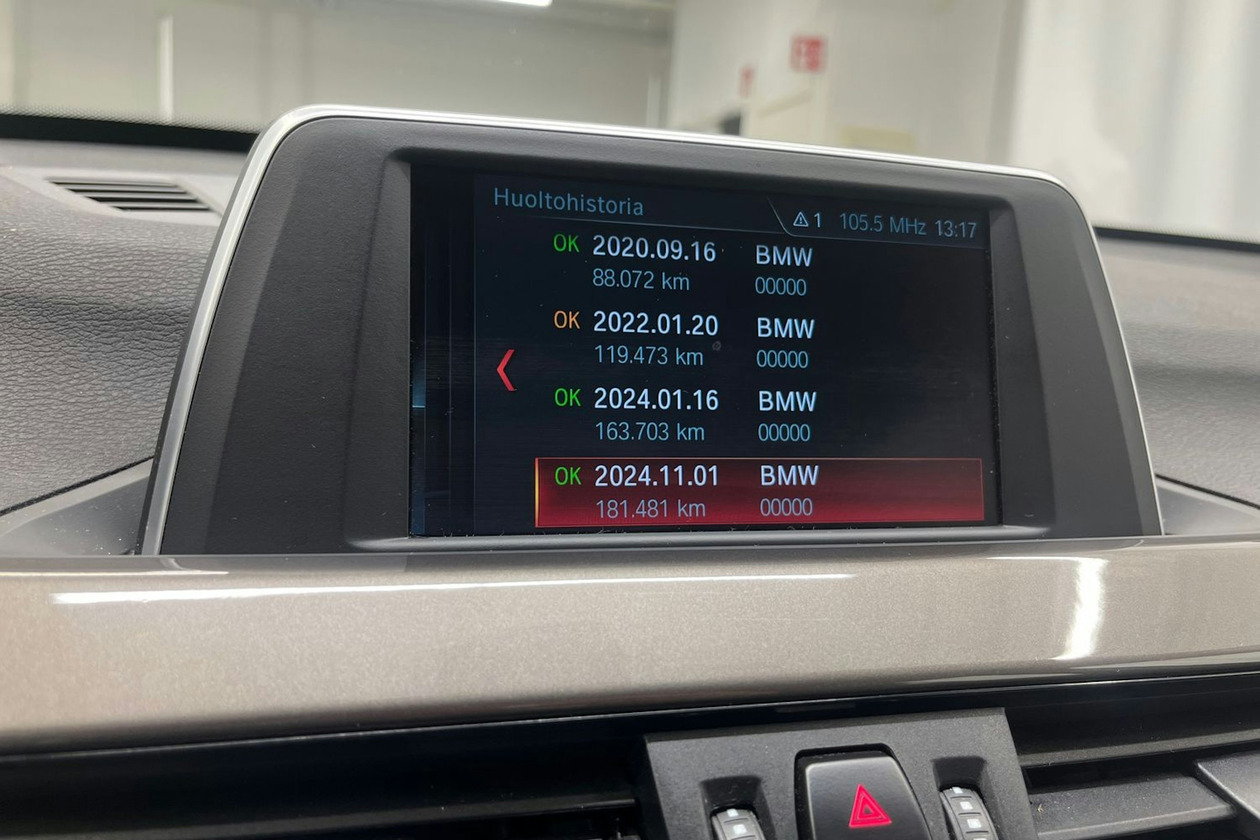 Harmaa BMW X1 2018 kuva 25.