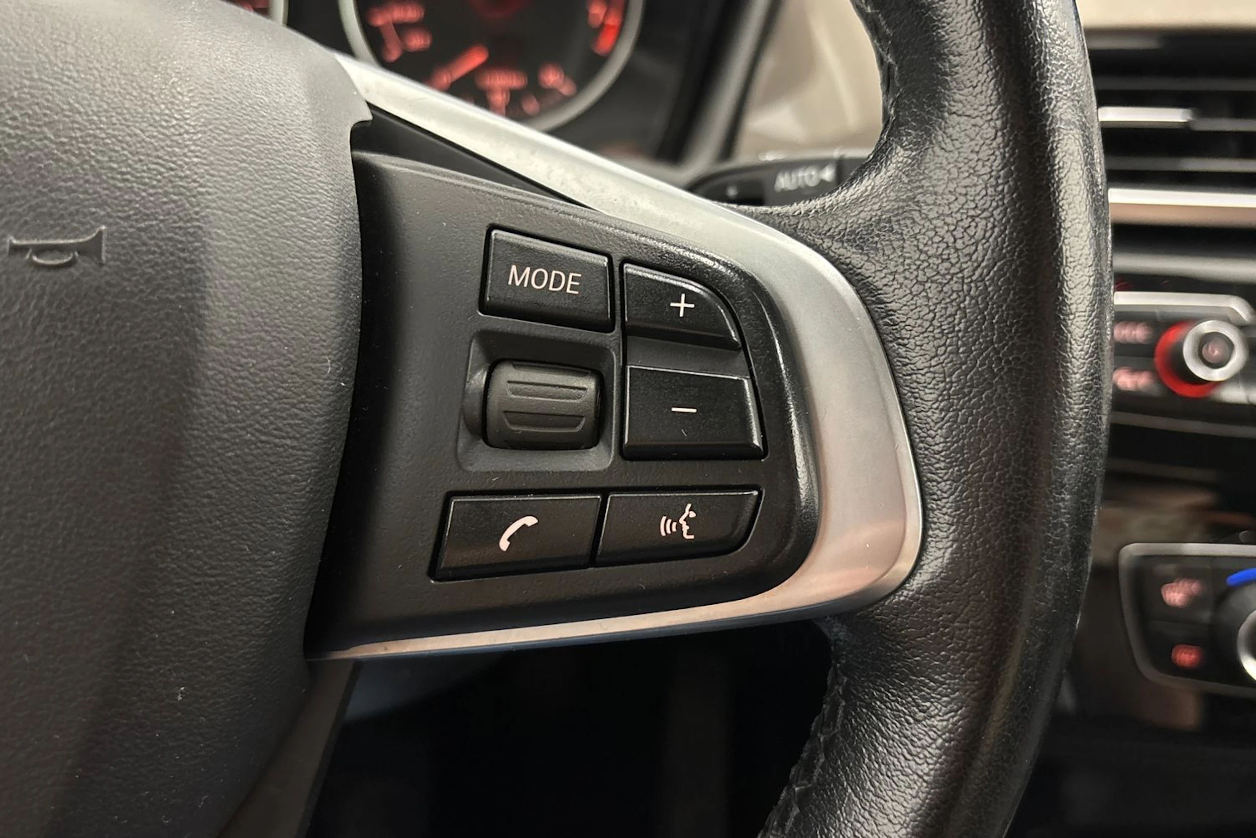 valkoinen BMW X1 2018 kuva 14.