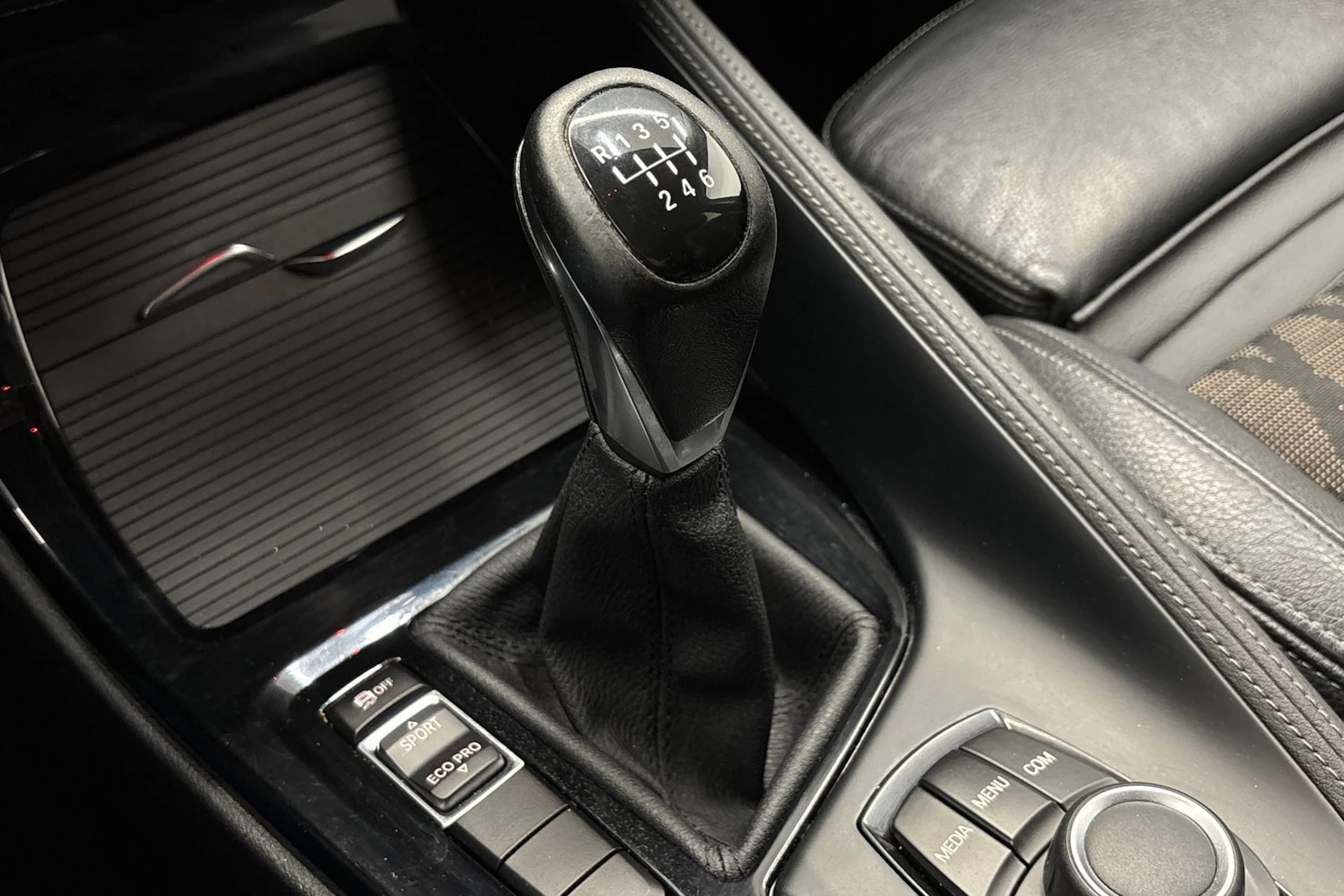valkoinen BMW X1 2018 kuva 18.