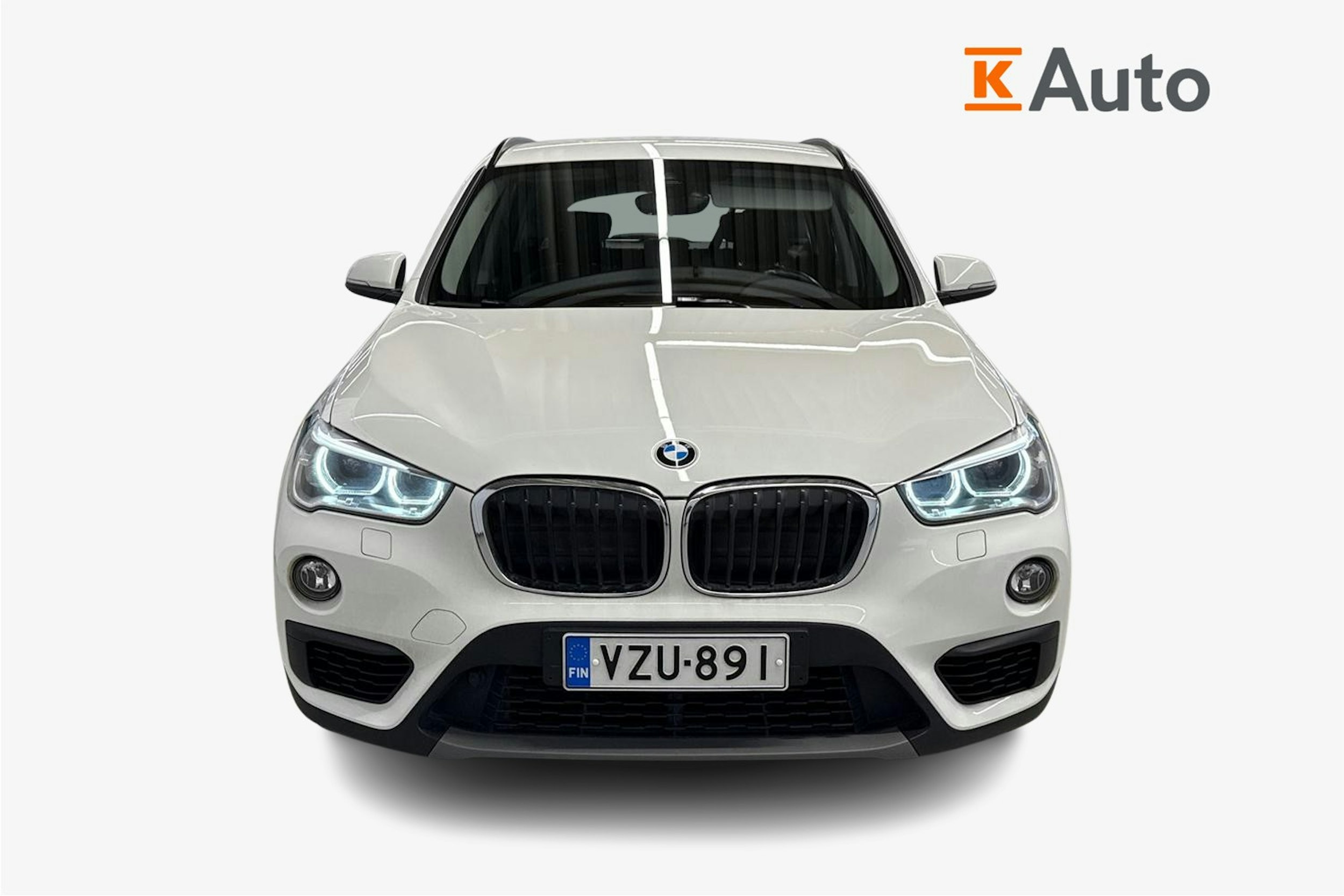 valkoinen BMW X1 2018 kuva 5.