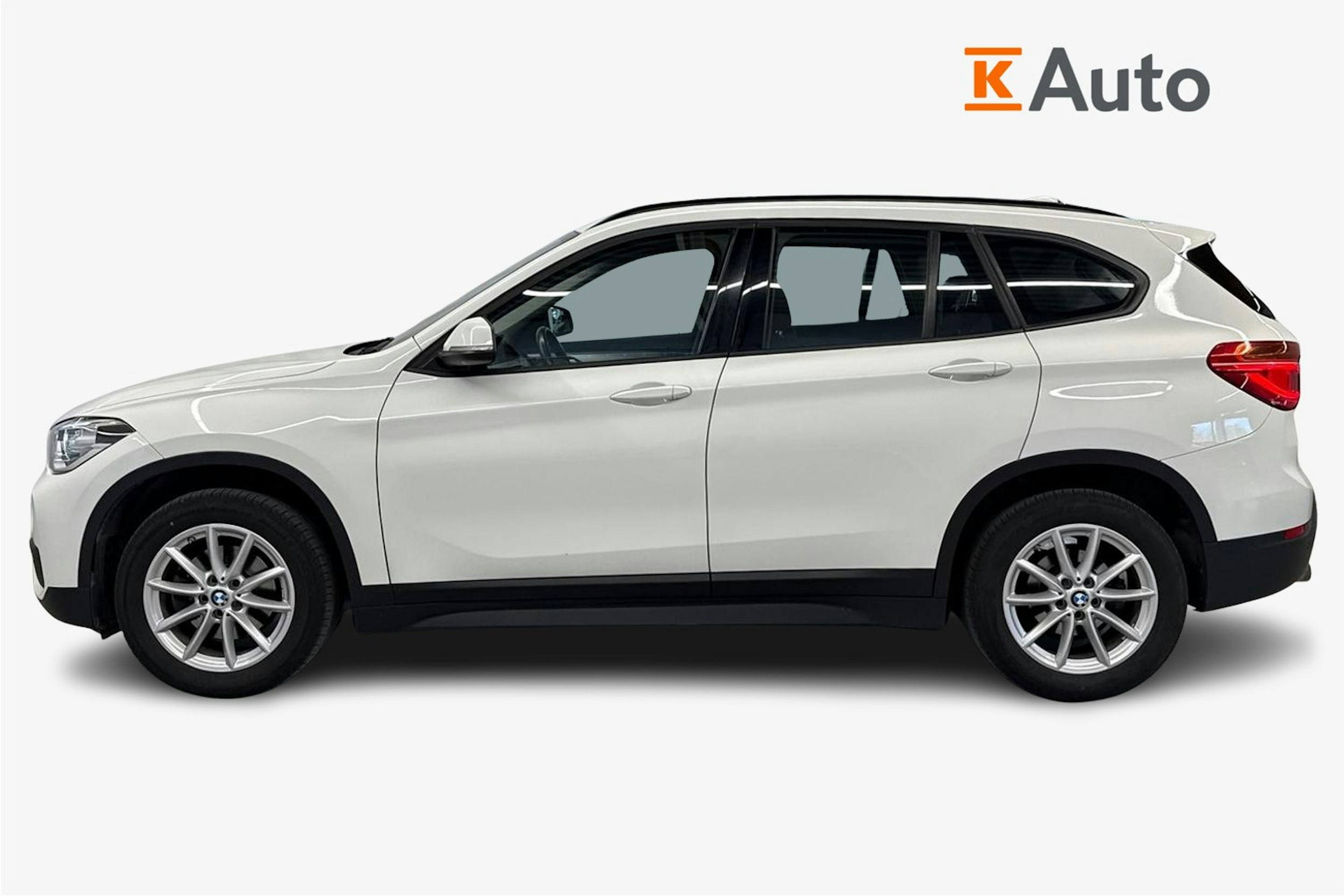 valkoinen BMW X1 2018 kuva 6.
