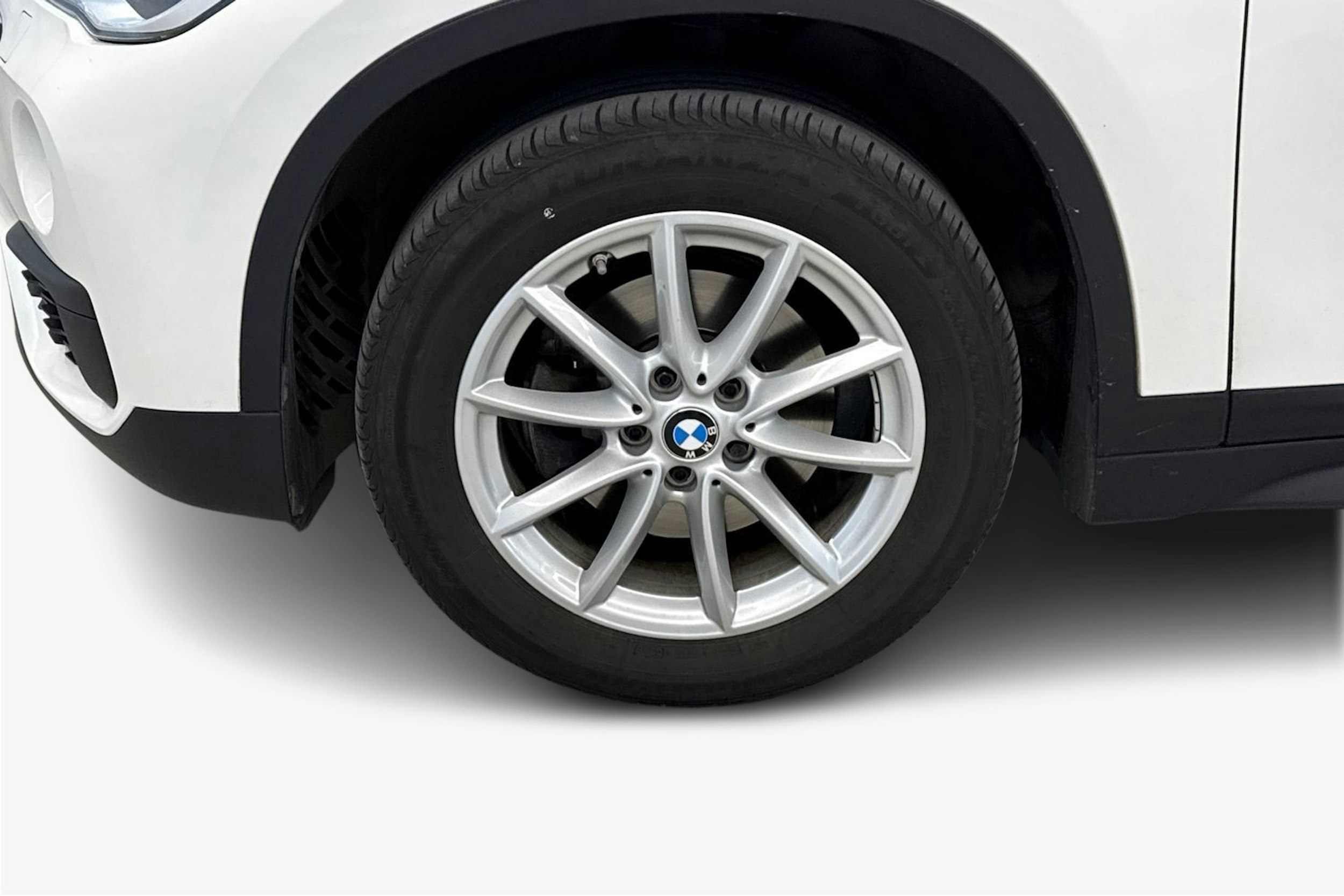 valkoinen BMW X1 2018 kuva 11.