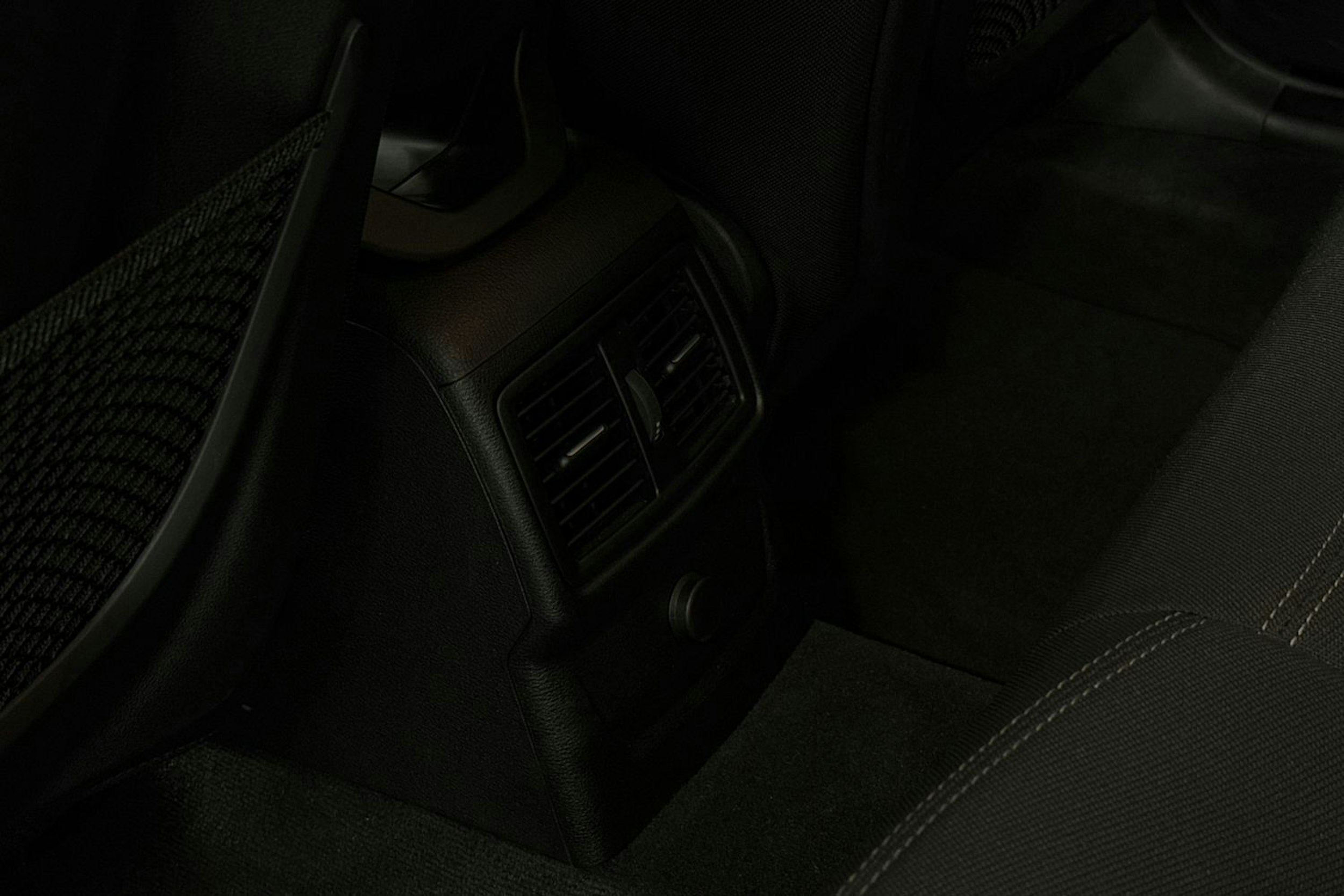 valkoinen BMW X1 2018 kuva 24.