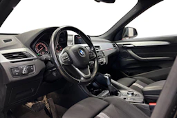 musta BMW X1 2018 kuva 6.