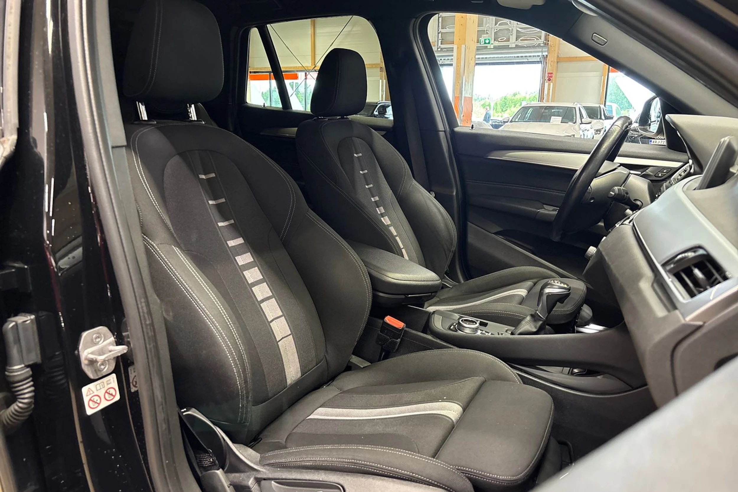 musta BMW X1 2018 kuva 11.
