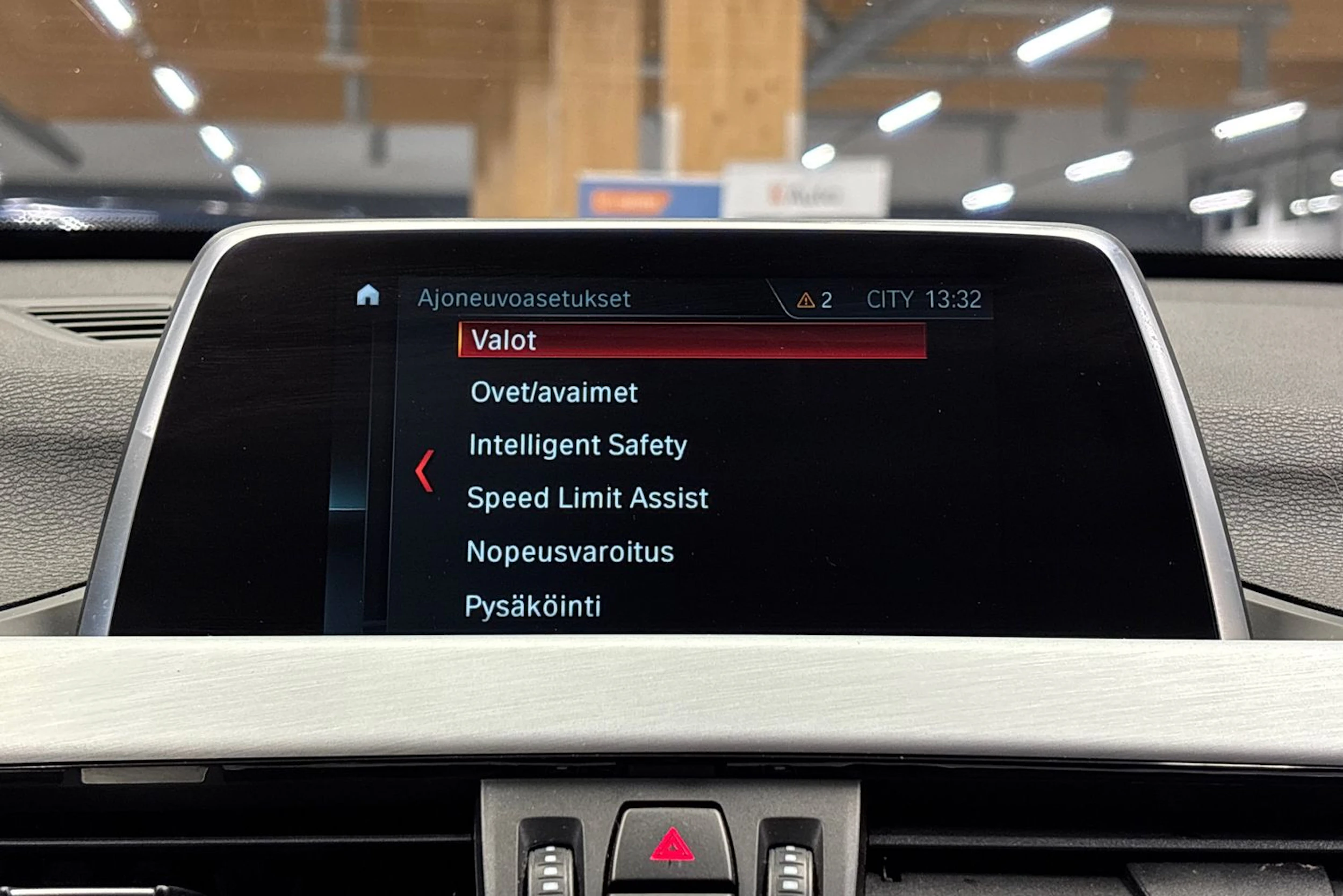musta BMW X1 2018 kuva 19.
