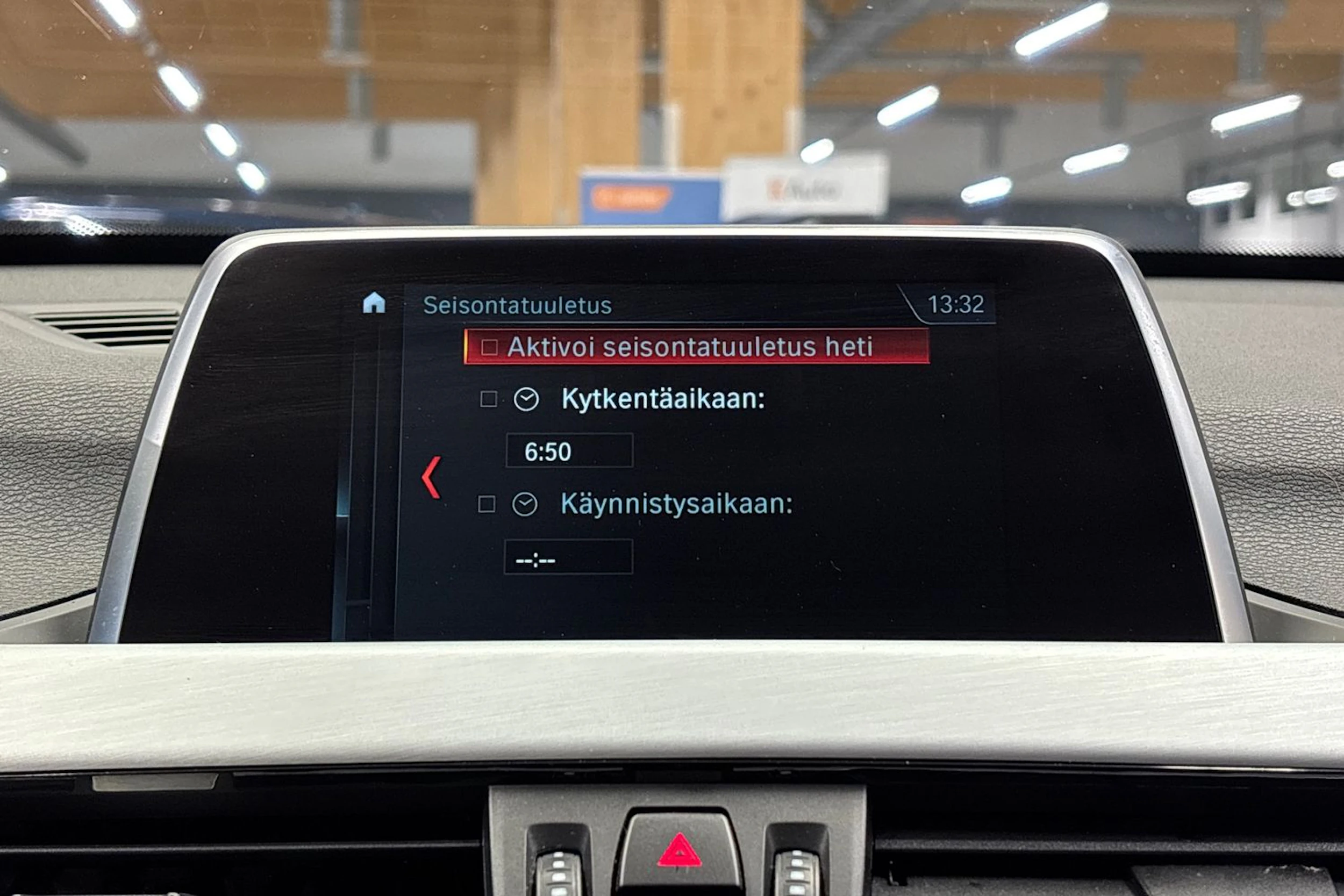 musta BMW X1 2018 kuva 20.