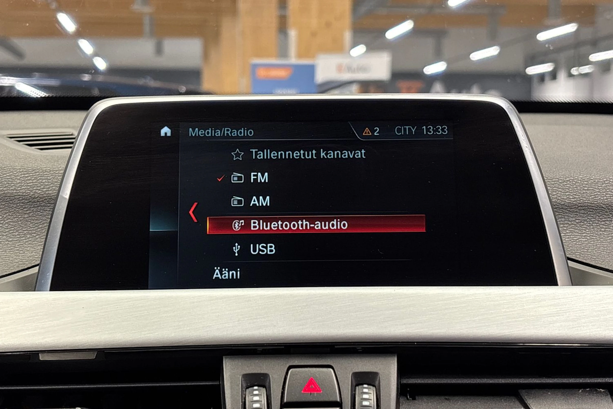 musta BMW X1 2018 kuva 21.