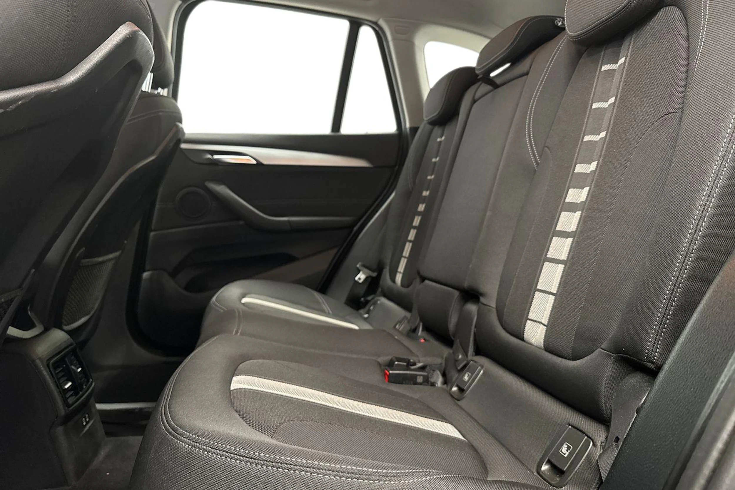 harmaa BMW X1 2019 kuva 8.