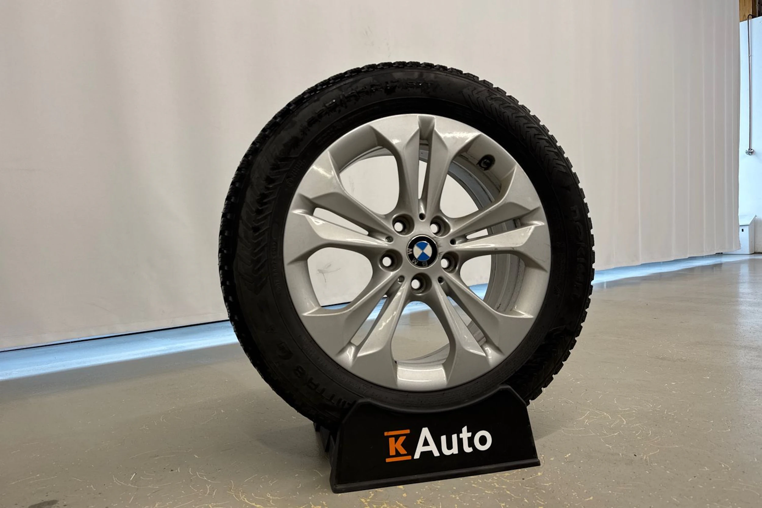 harmaa BMW X1 2019 kuva 10.