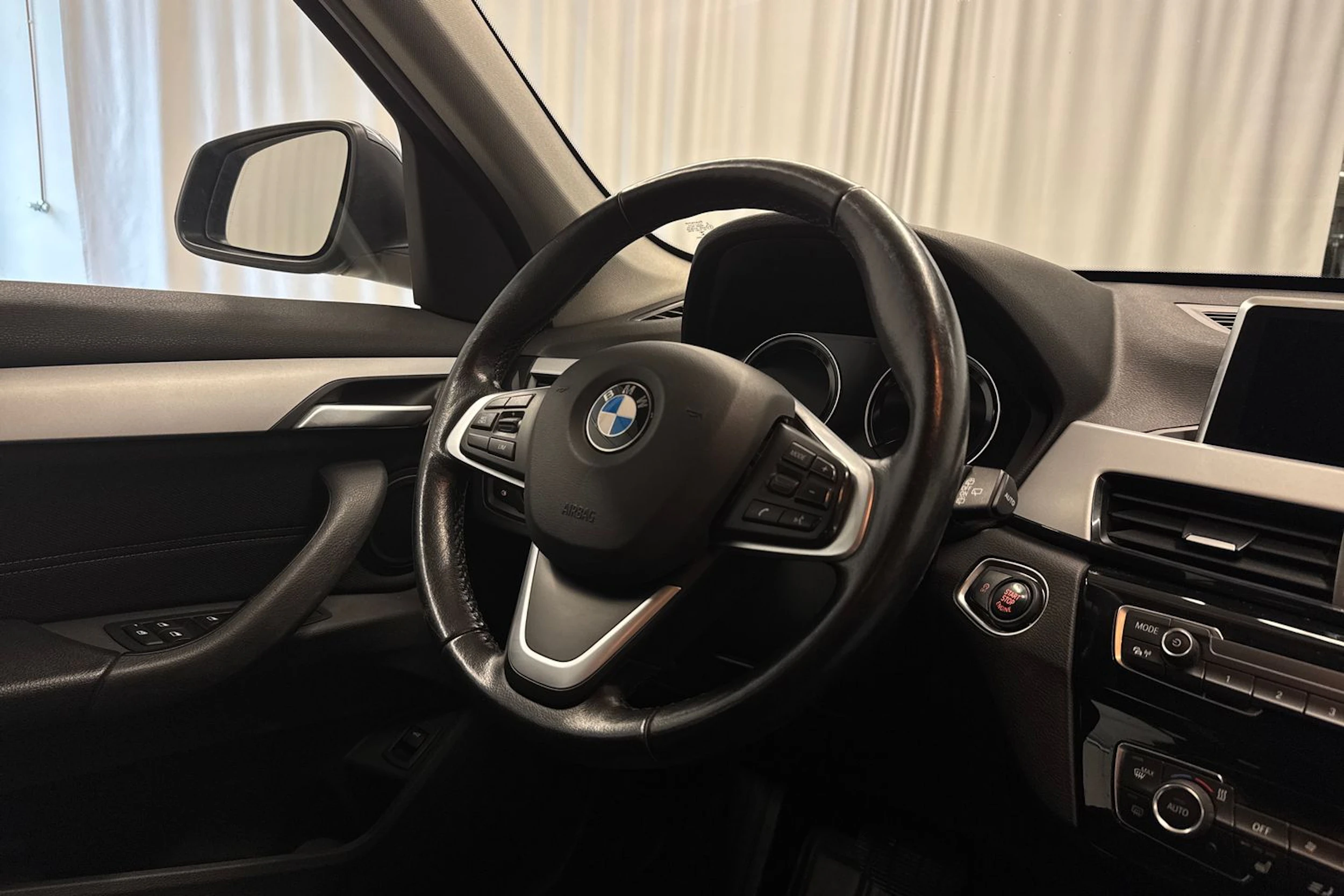 harmaa BMW X1 2019 kuva 11.