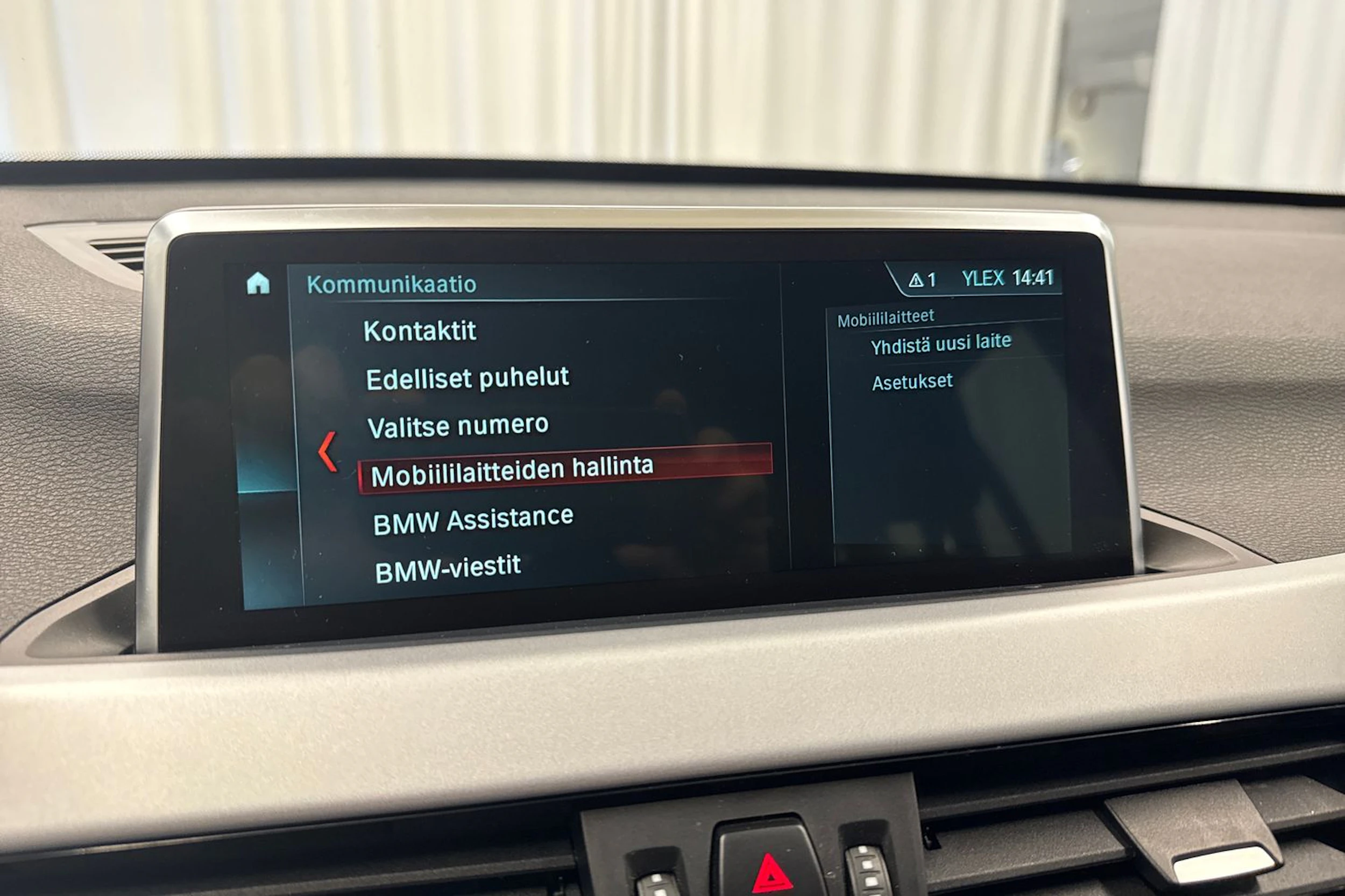 harmaa BMW X1 2019 kuva 19.