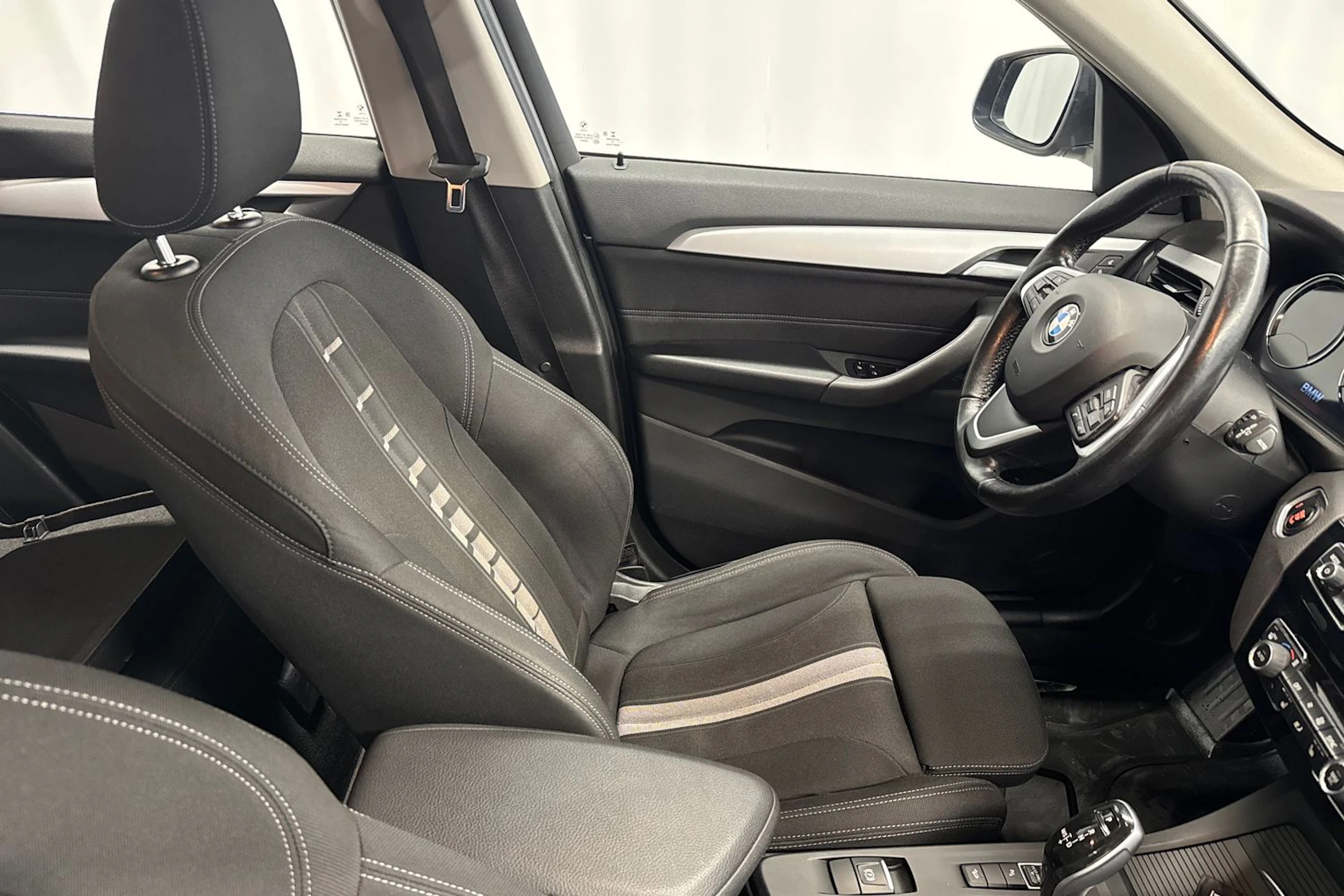 harmaa BMW X1 2019 kuva 31.