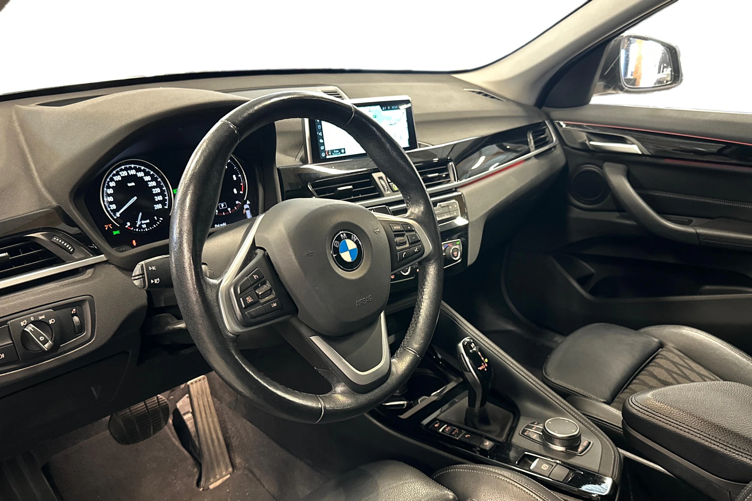 met. musta BMW X1 2019 kuva 3.