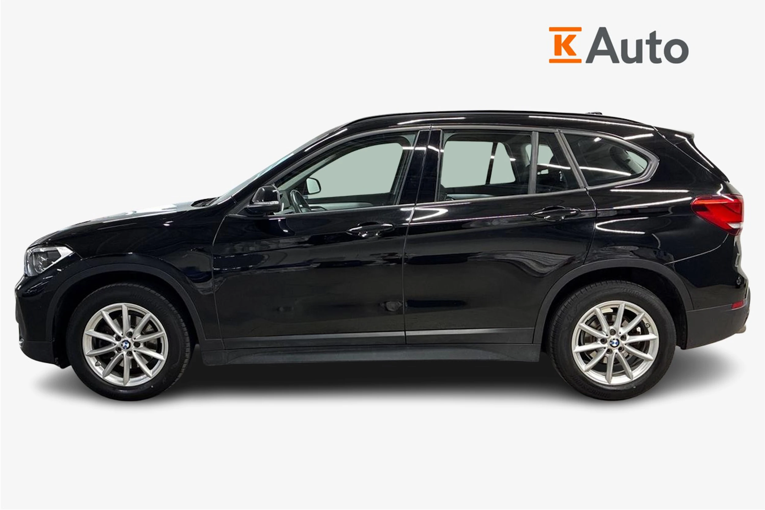 musta BMW X1 2020 kuva 5.
