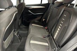 musta BMW X1 2020 kuva 8.
