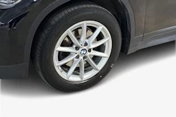 musta BMW X1 2020 kuva 9.