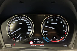 musta BMW X1 2020 kuva 12.