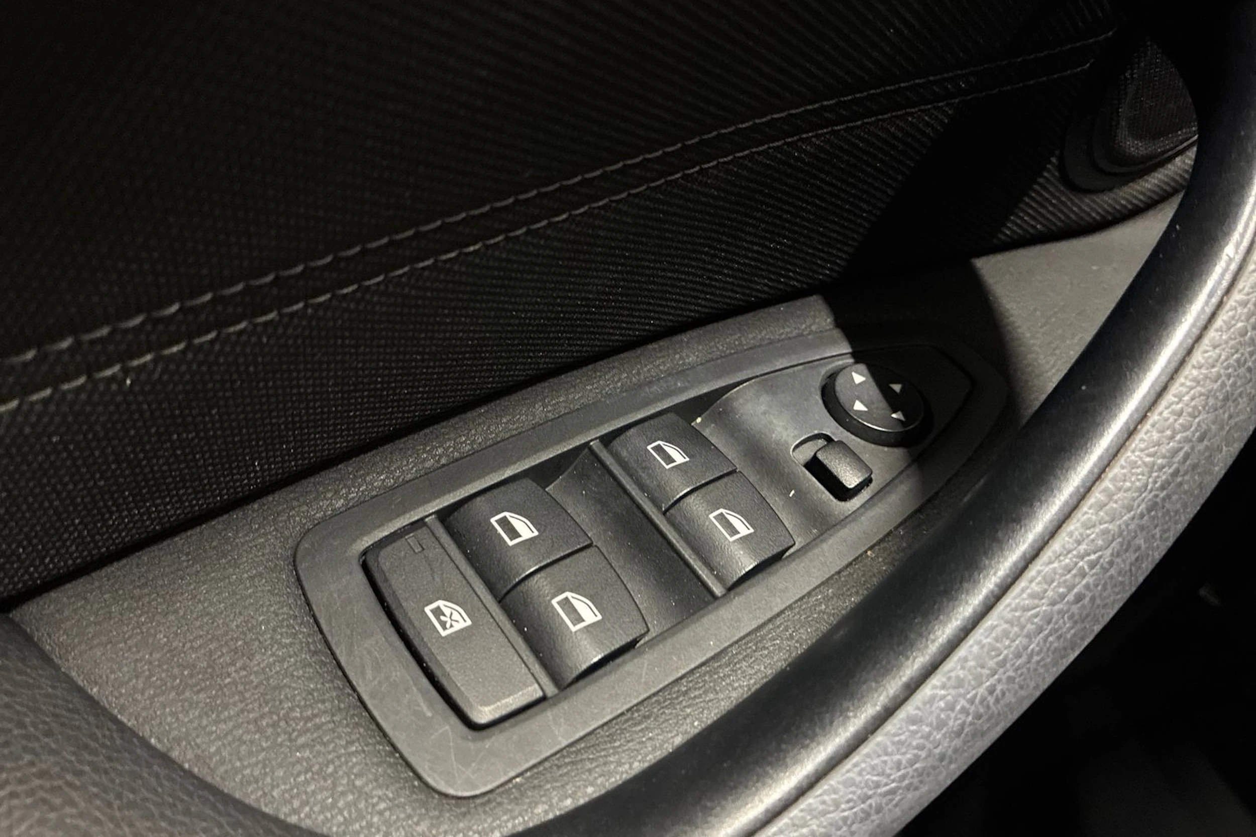 musta BMW X1 2020 kuva 16.
