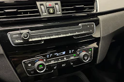 musta BMW X1 2020 kuva 18.