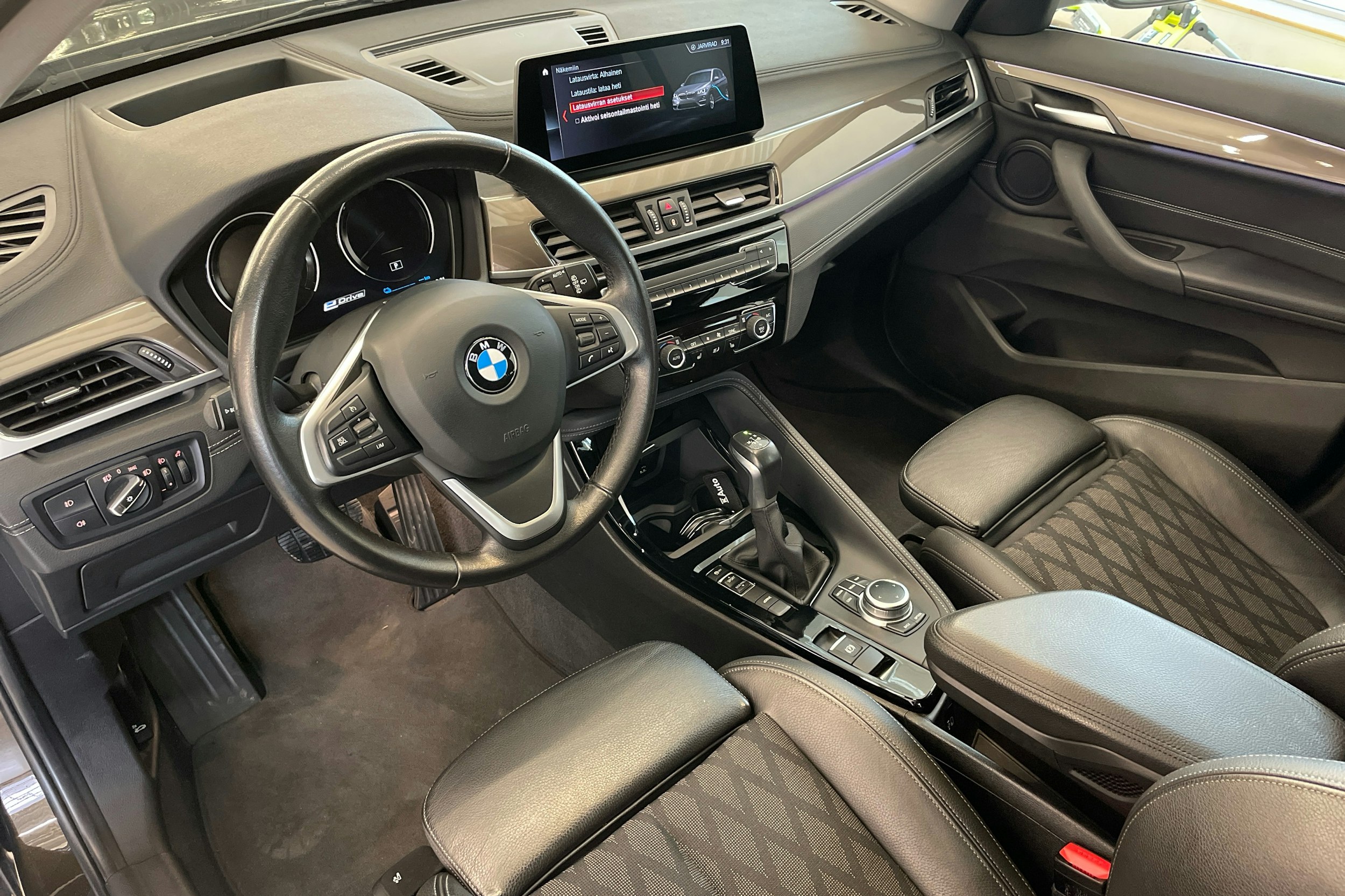 Ruskea (beige) BMW X1 2021 kuva 6.